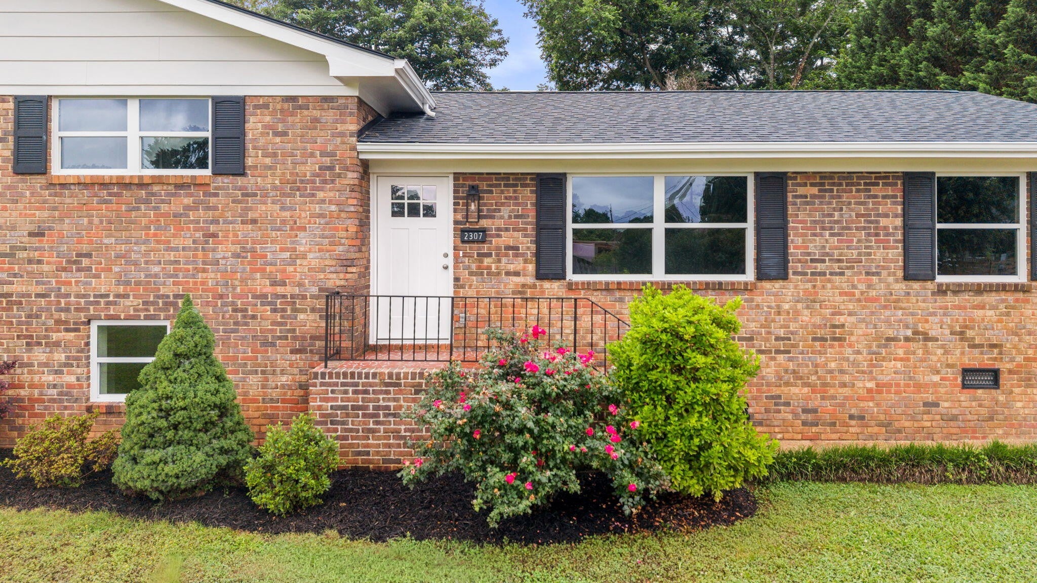 2307 Brookhaven Circle