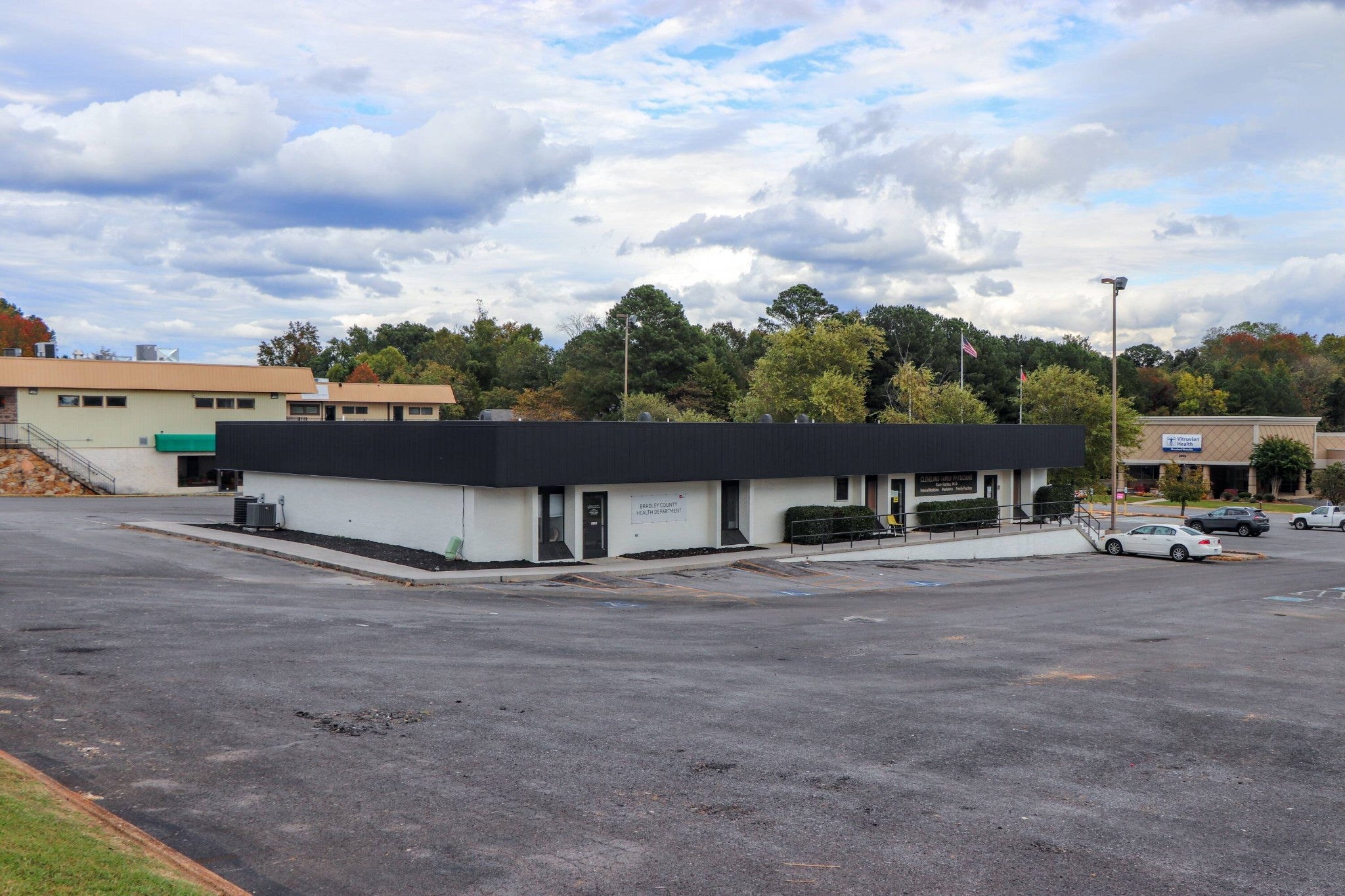 2825 Westside Dr NW