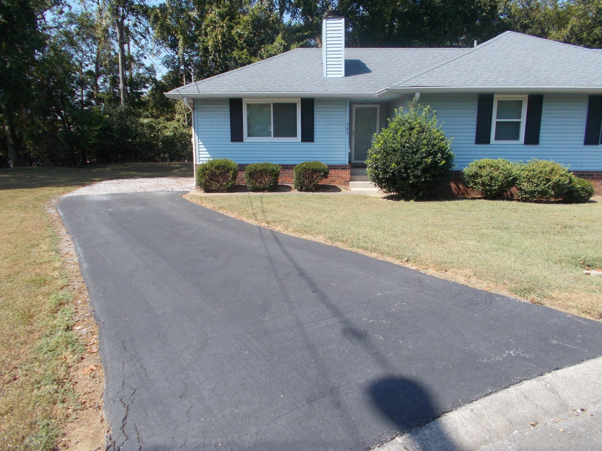 2.0-bed rental at 306 Woodview Ct
