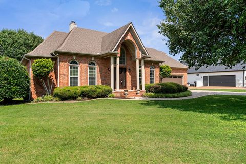375 Natchez Trace Ct Murfreesboro TN 37127