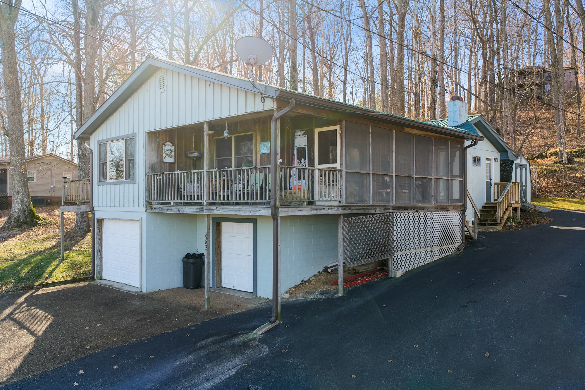 982 Lost Creek Boat Dock Rd