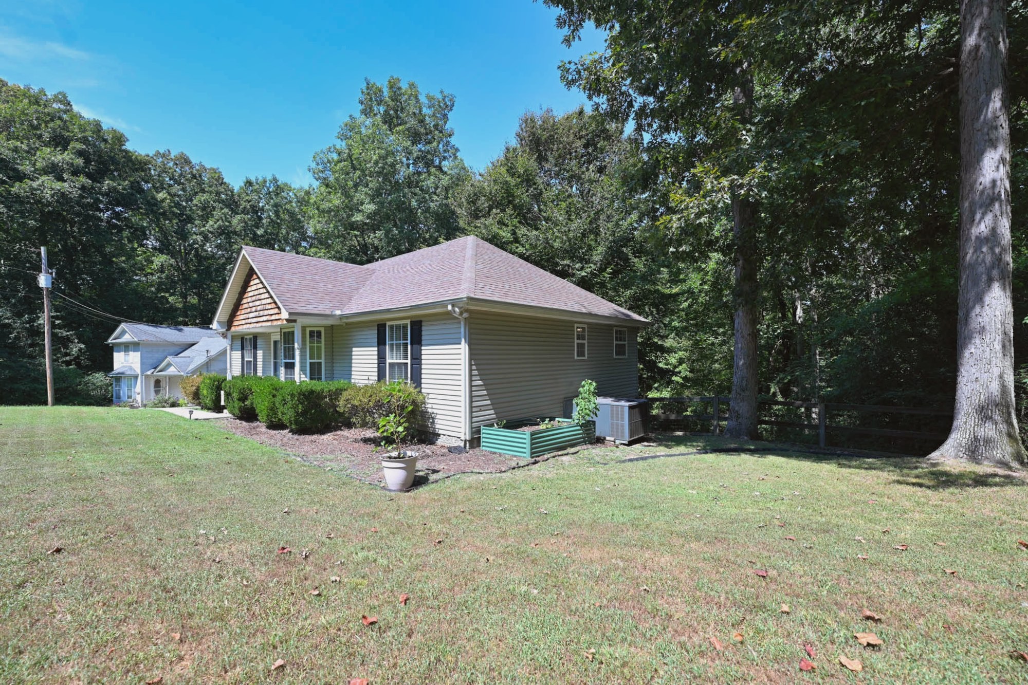936 Jordan Cir