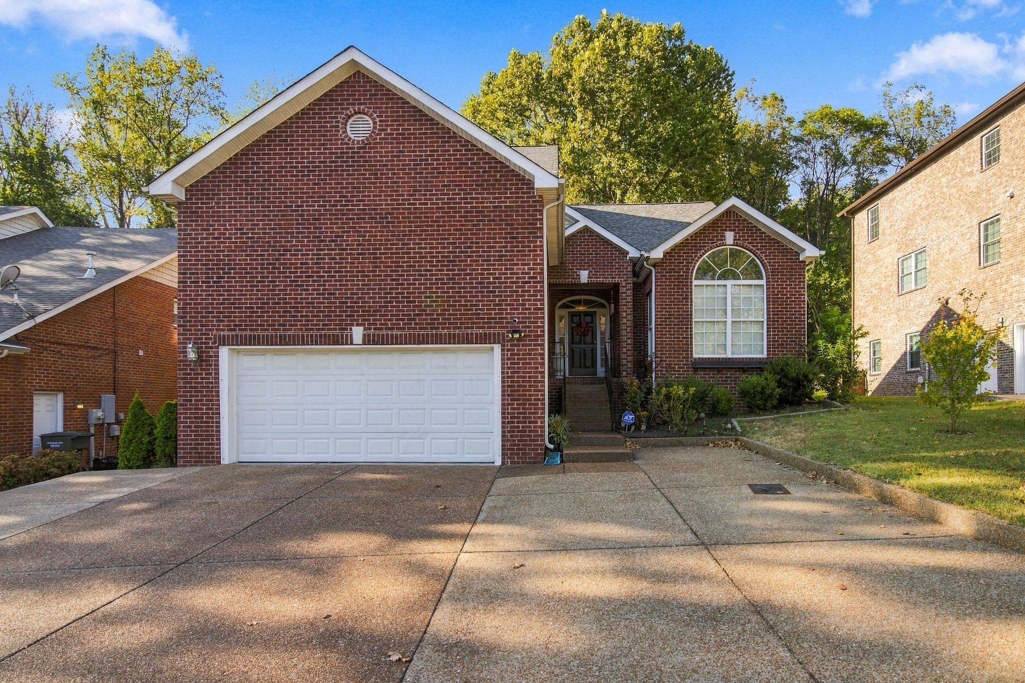 4-bed listing at 6705 Autumn Oaks Dr, Brentwood