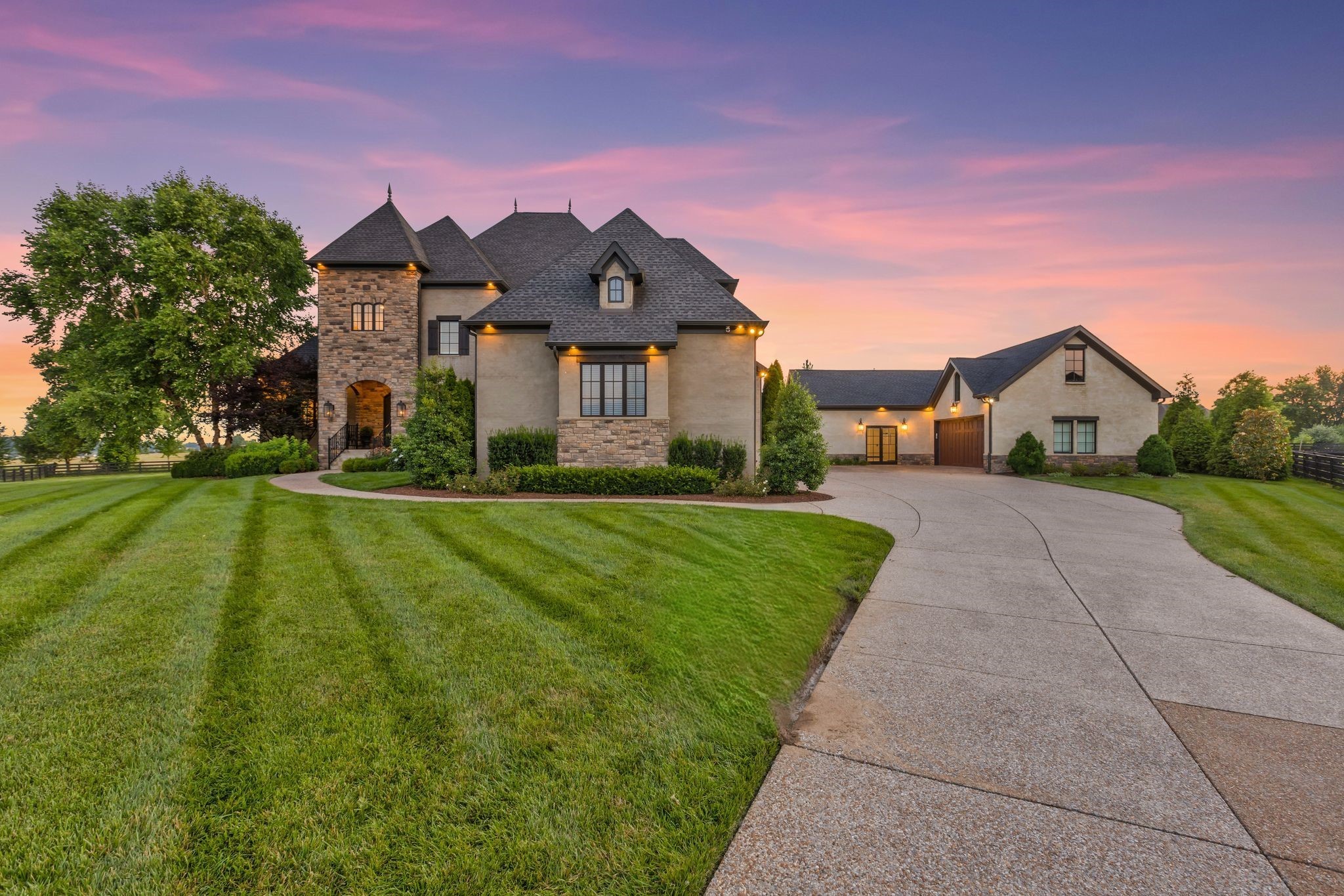 7219 Prairie Falcon Dr