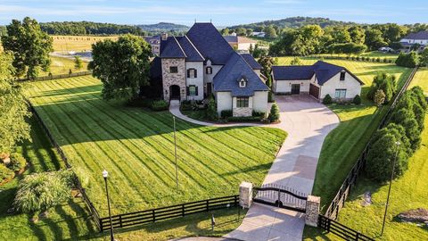 7219 Prairie Falcon Dr Arrington TN 37014