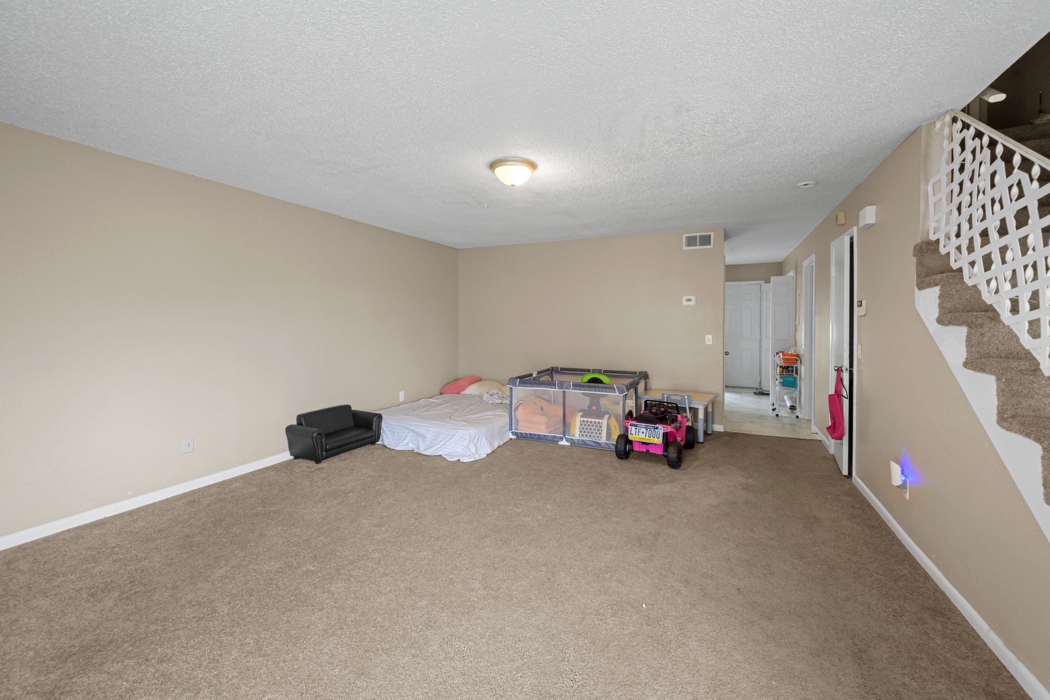 1709 Westchester Dr