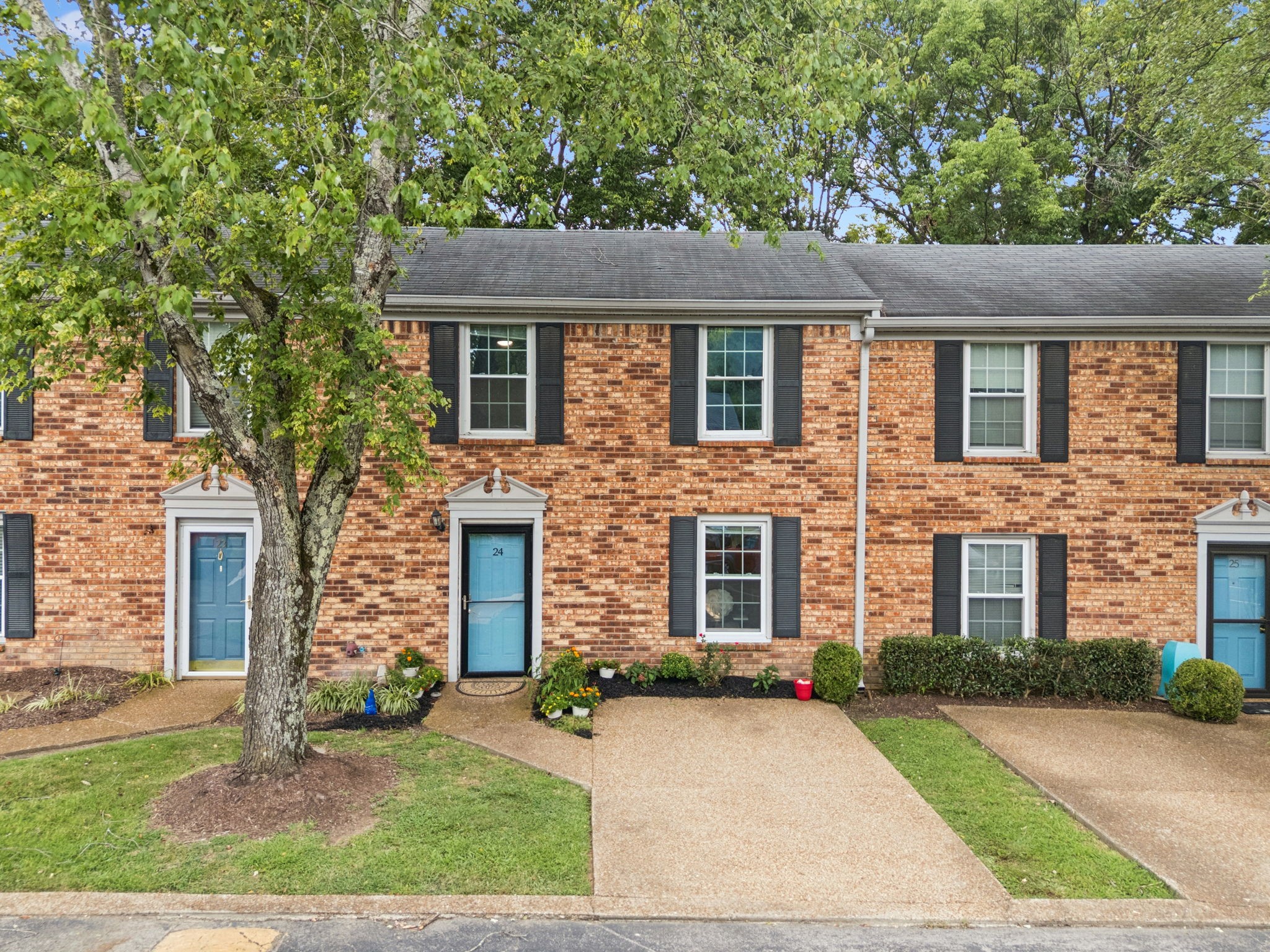 1129 W Main St 24