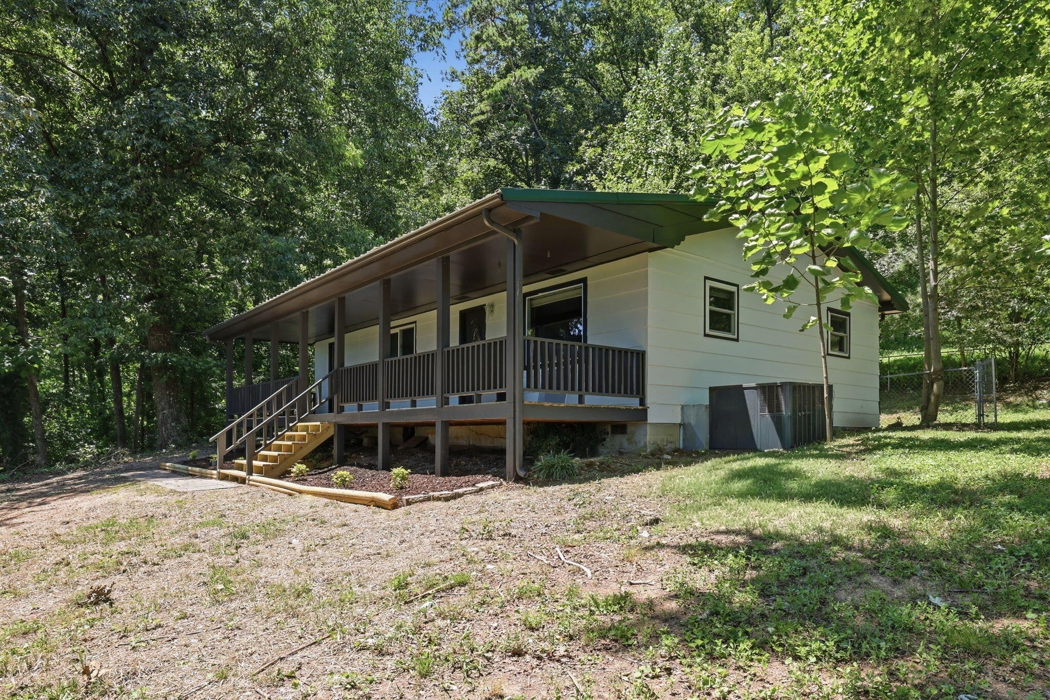664 Red Hill Valley Road SE