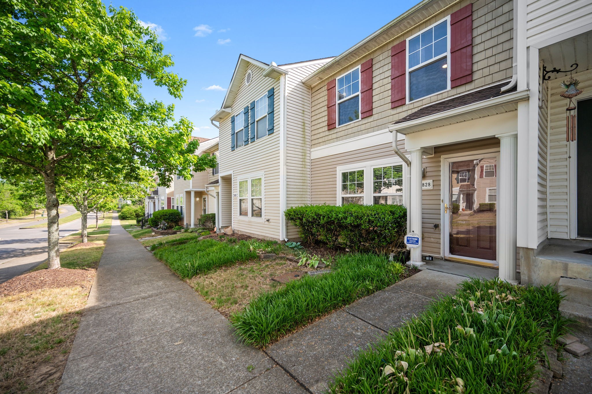 5828 Monroe Xing