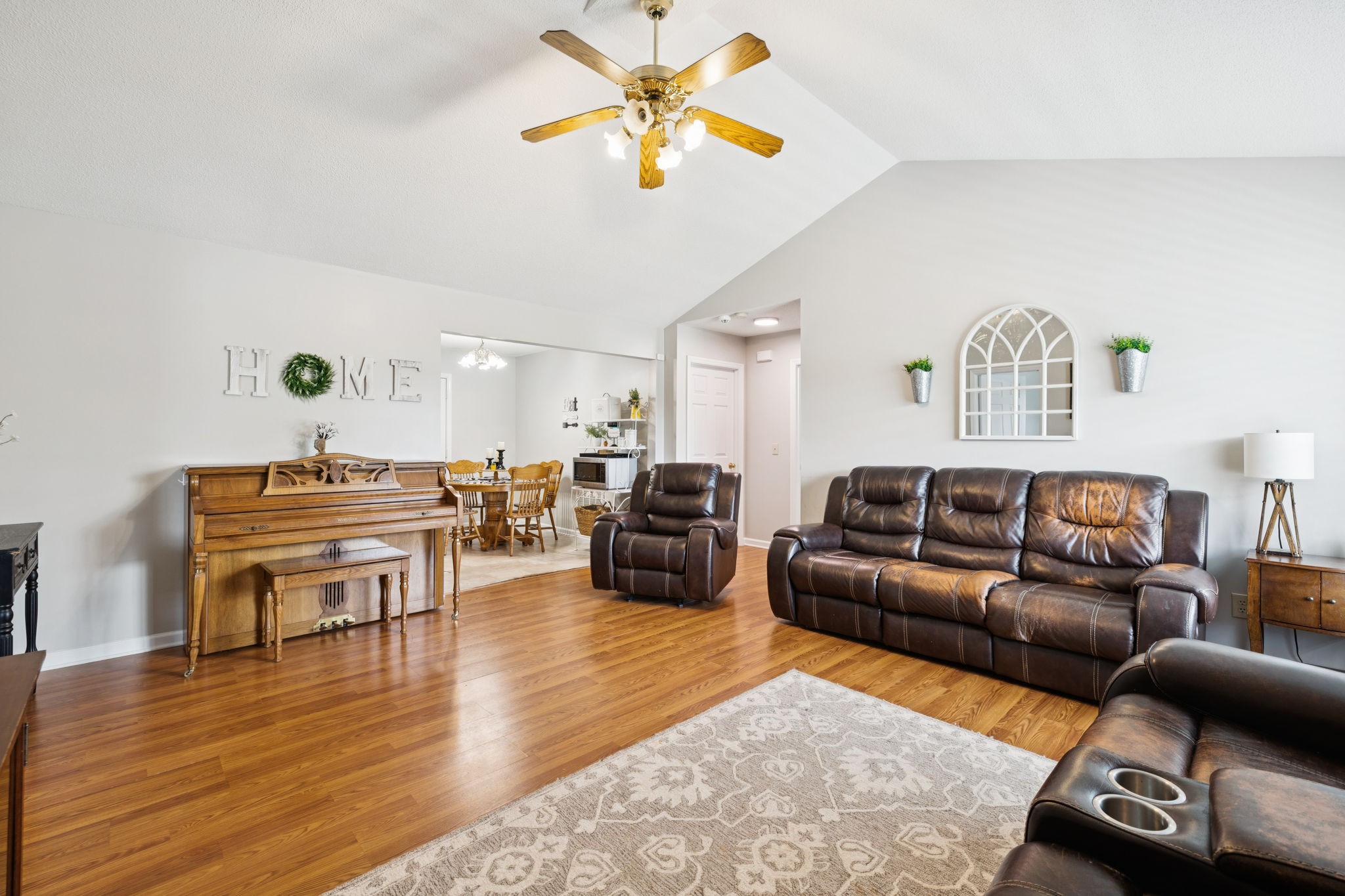3114 Penny Ln