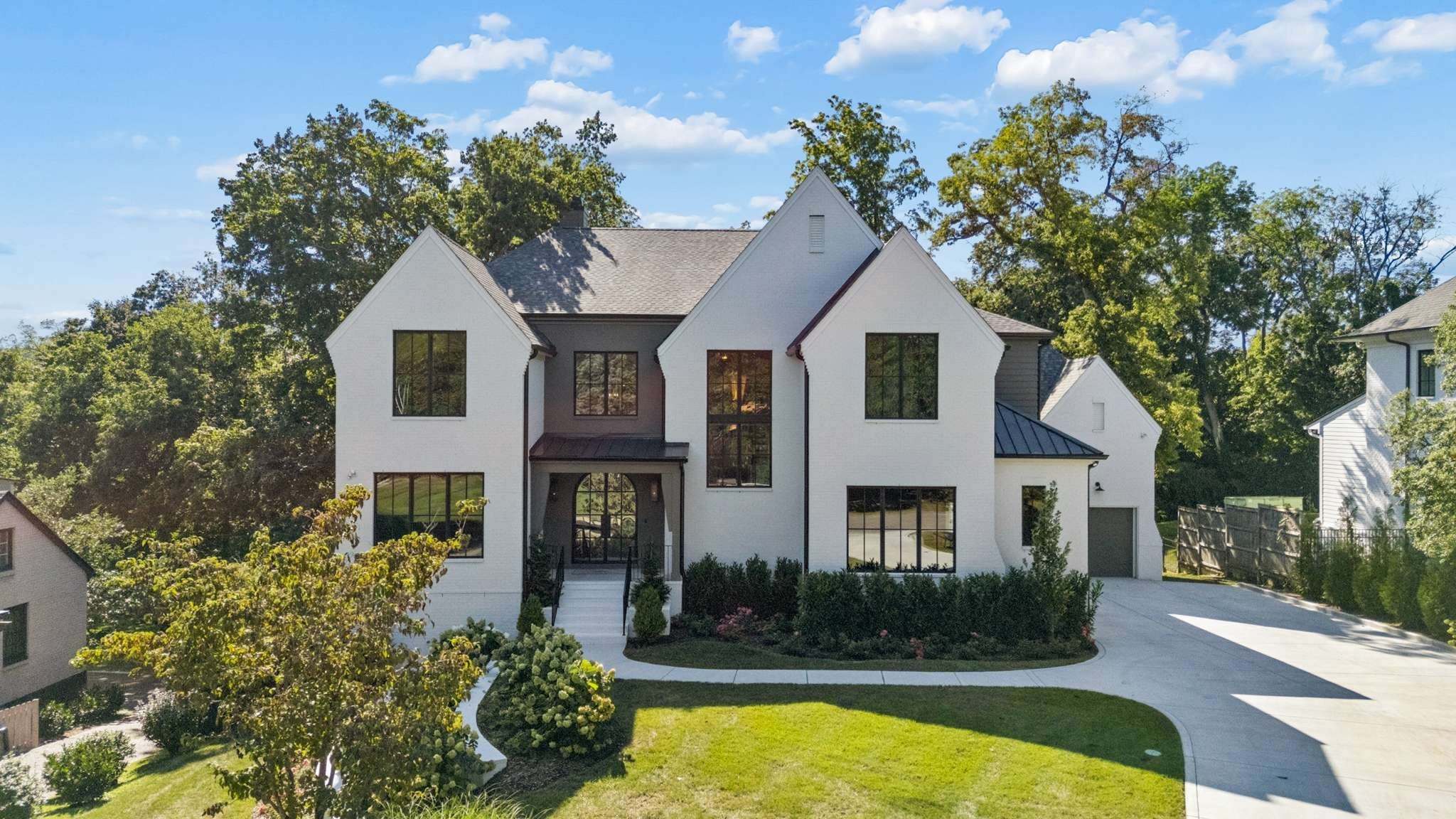 6-bed listing at 4123 Skyline Dr, Nashville