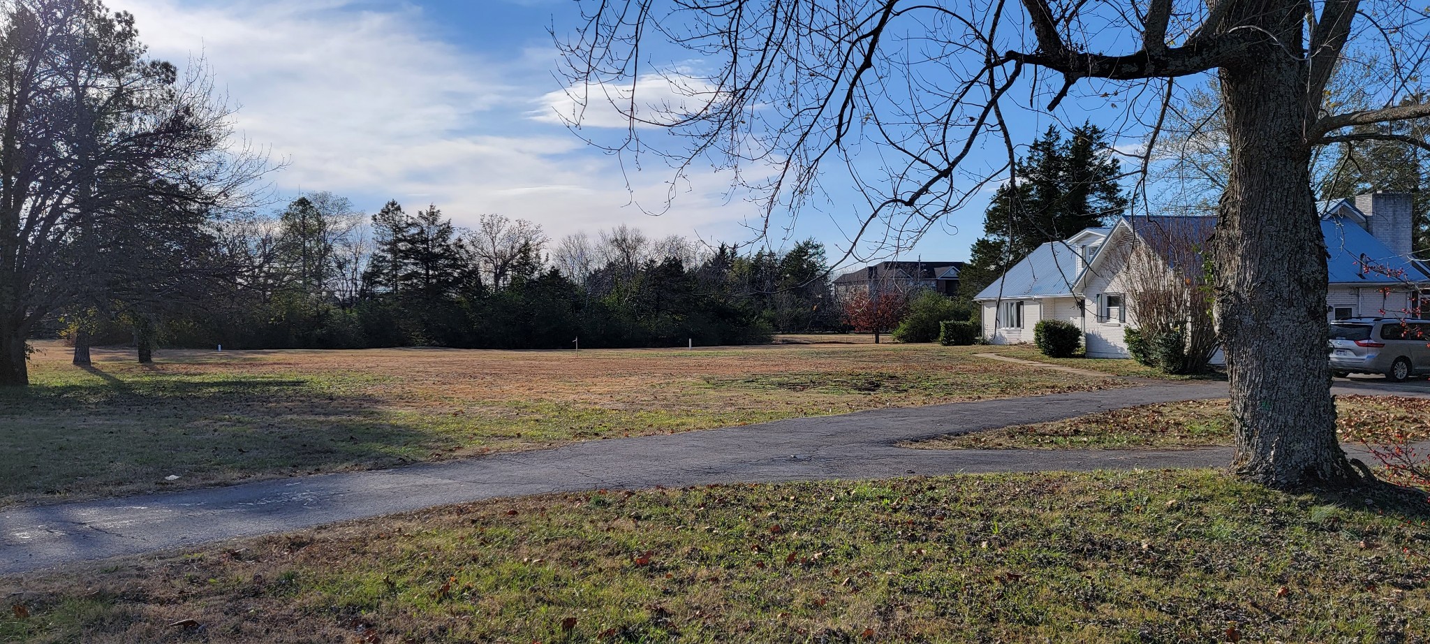 1033 Twin Oak Dr