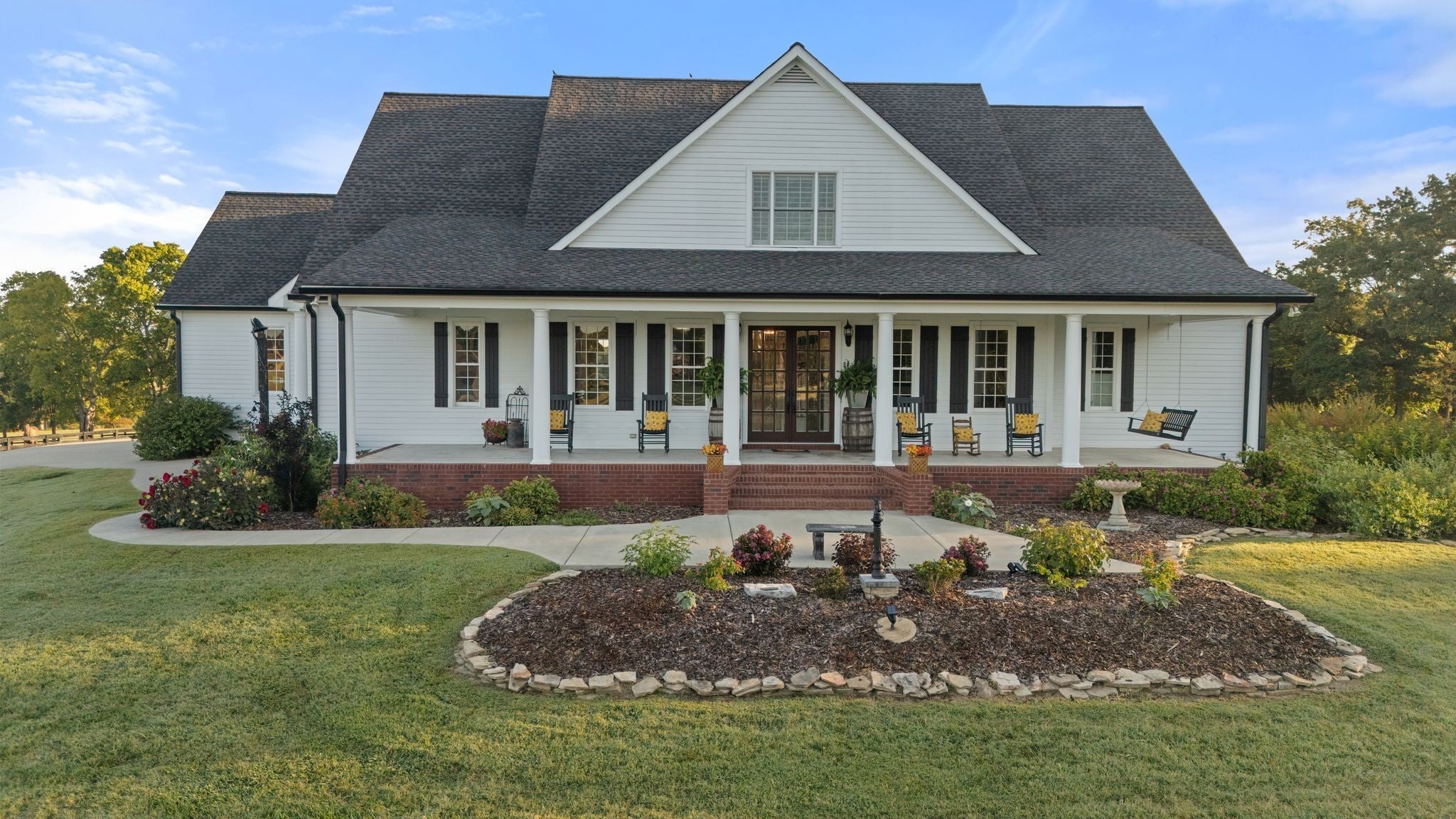 1421 Lawrence Ln
