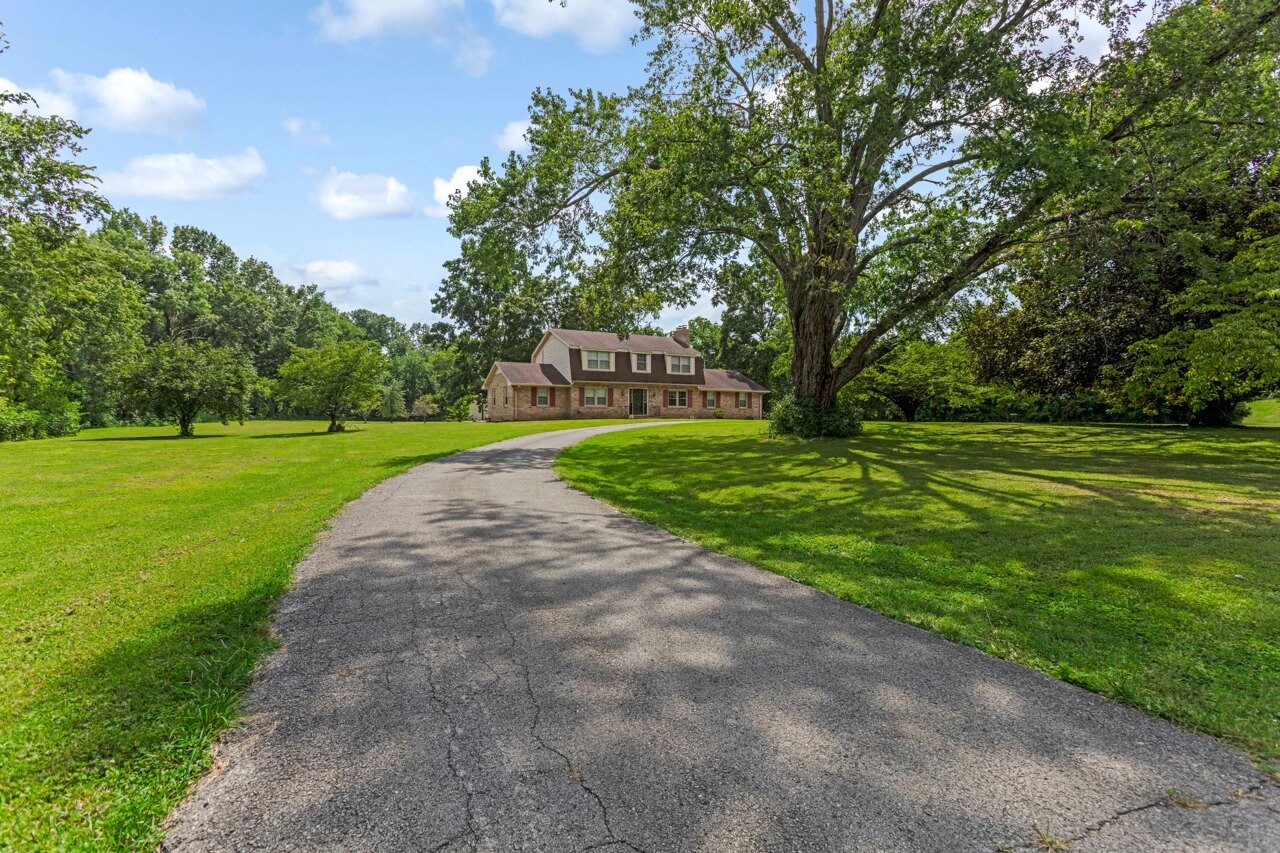 1621 Riverbend Rd