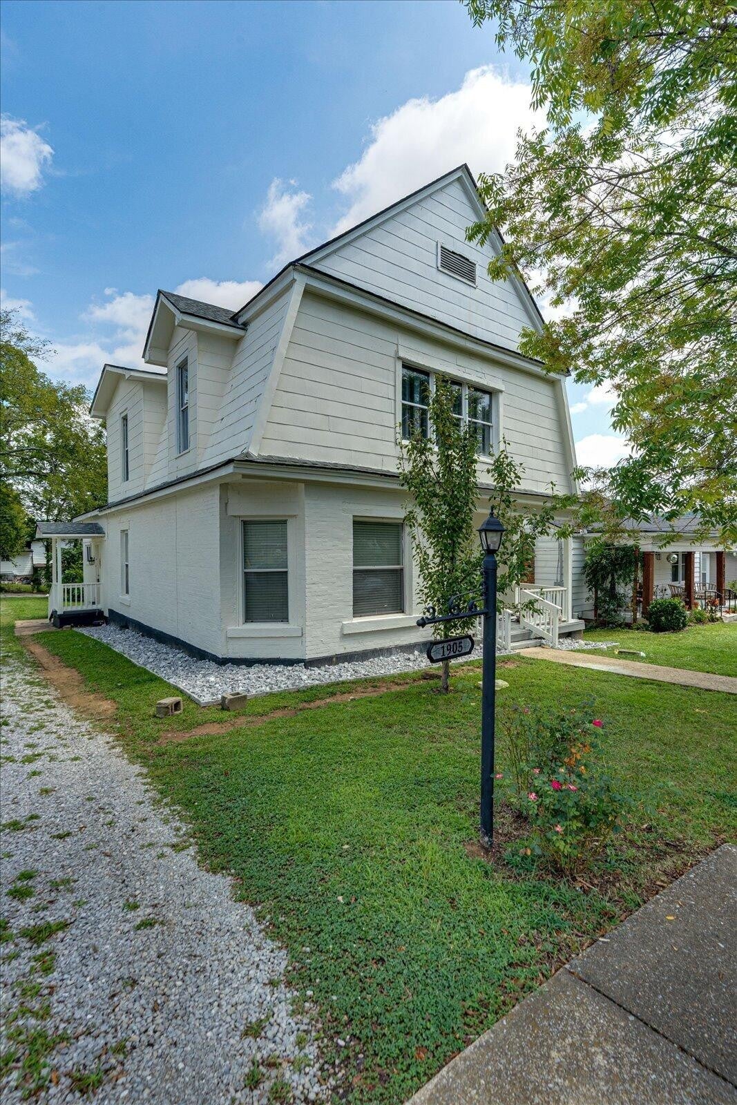 1905 Ivy Street