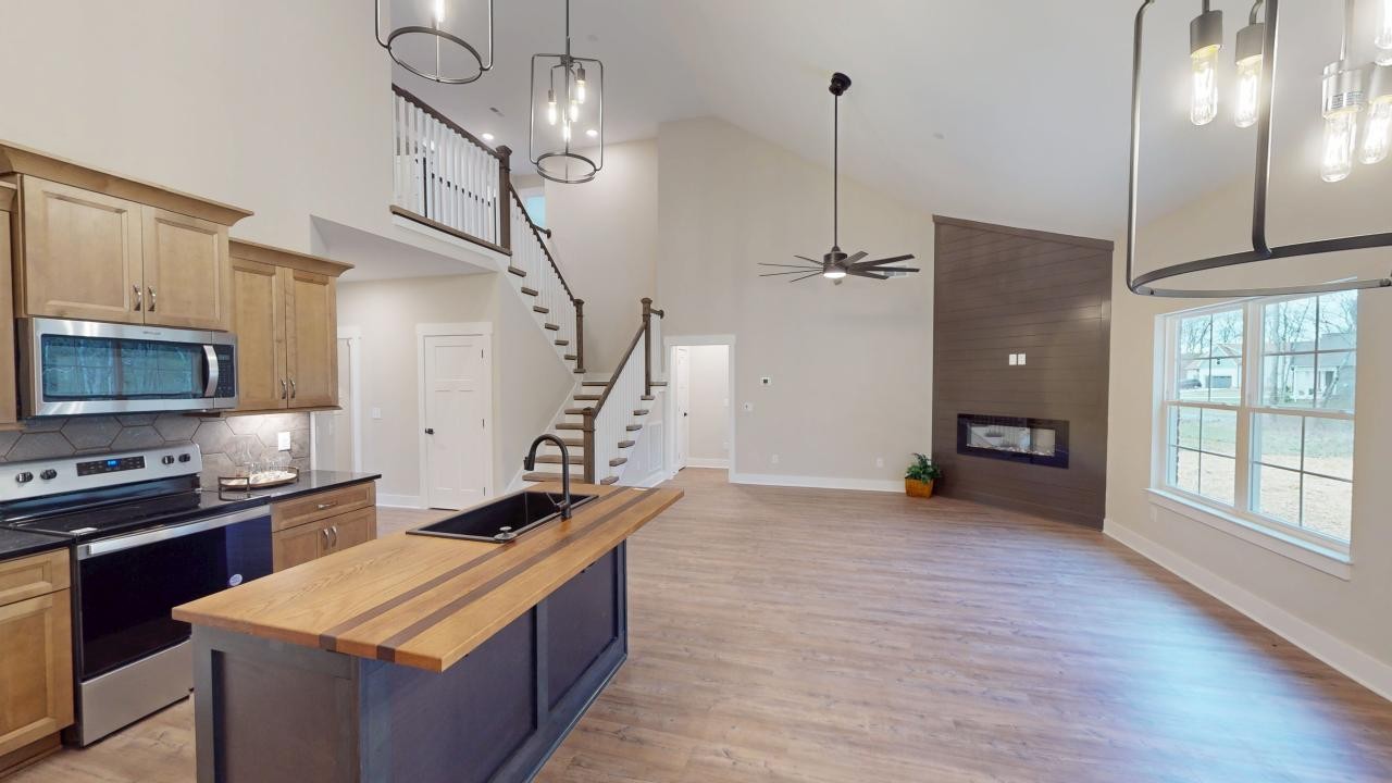 3007 Stonehorn Dr