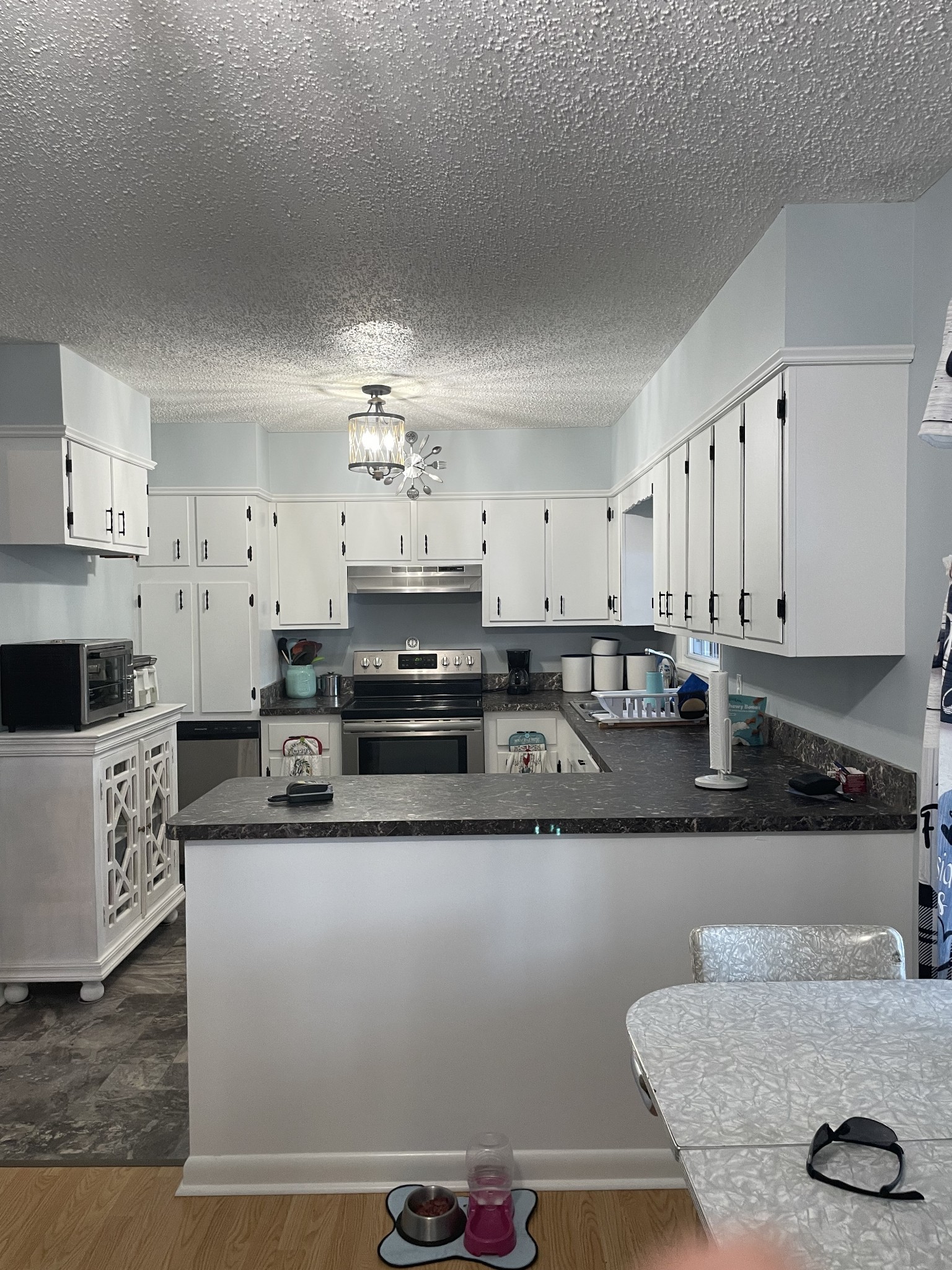 1700 Ellington Dr