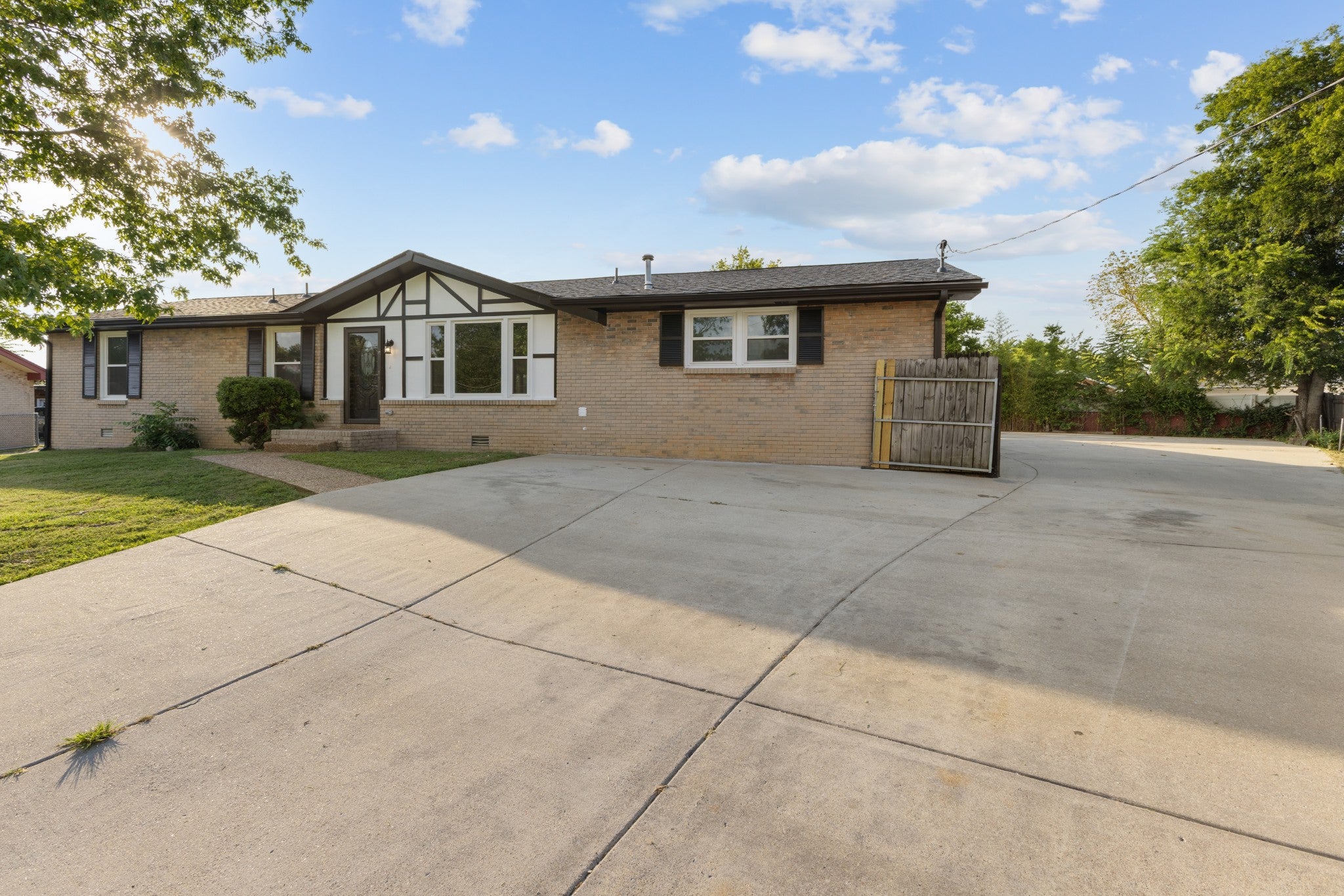 105 Donna Ct