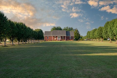 215 Highway 82 E Bell Buckle TN 37020