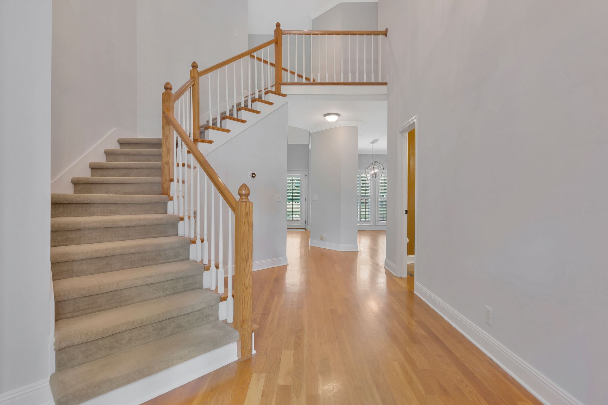 2910 Chaucer Dr