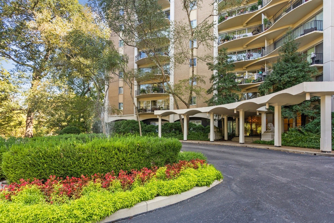 Nashville, Tennessee 37205, United States, 1 Bedroom Bedrooms, ,1 BathroomBathrooms,Residential,Pending,127880