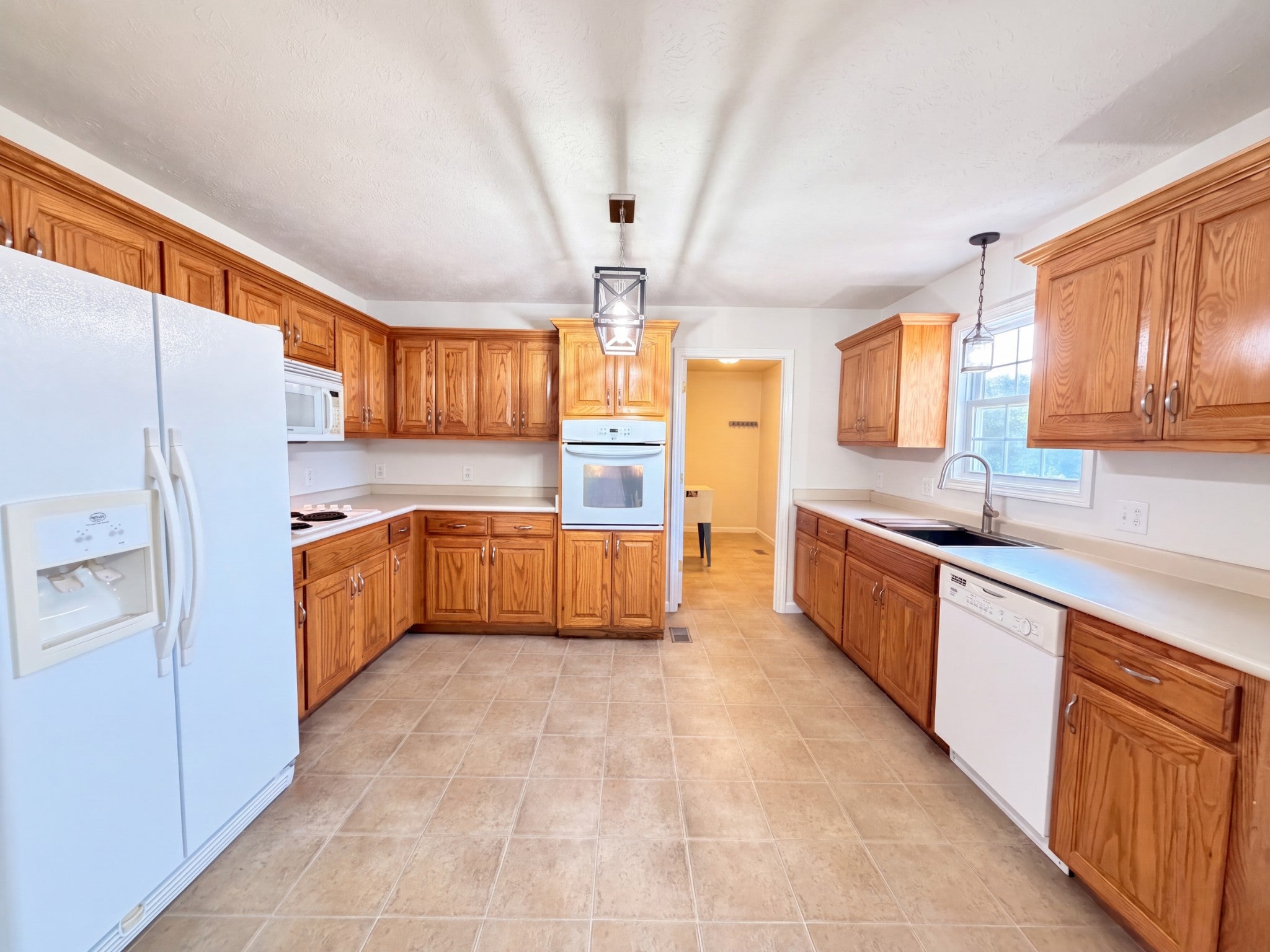 3692 Armstrong Rd