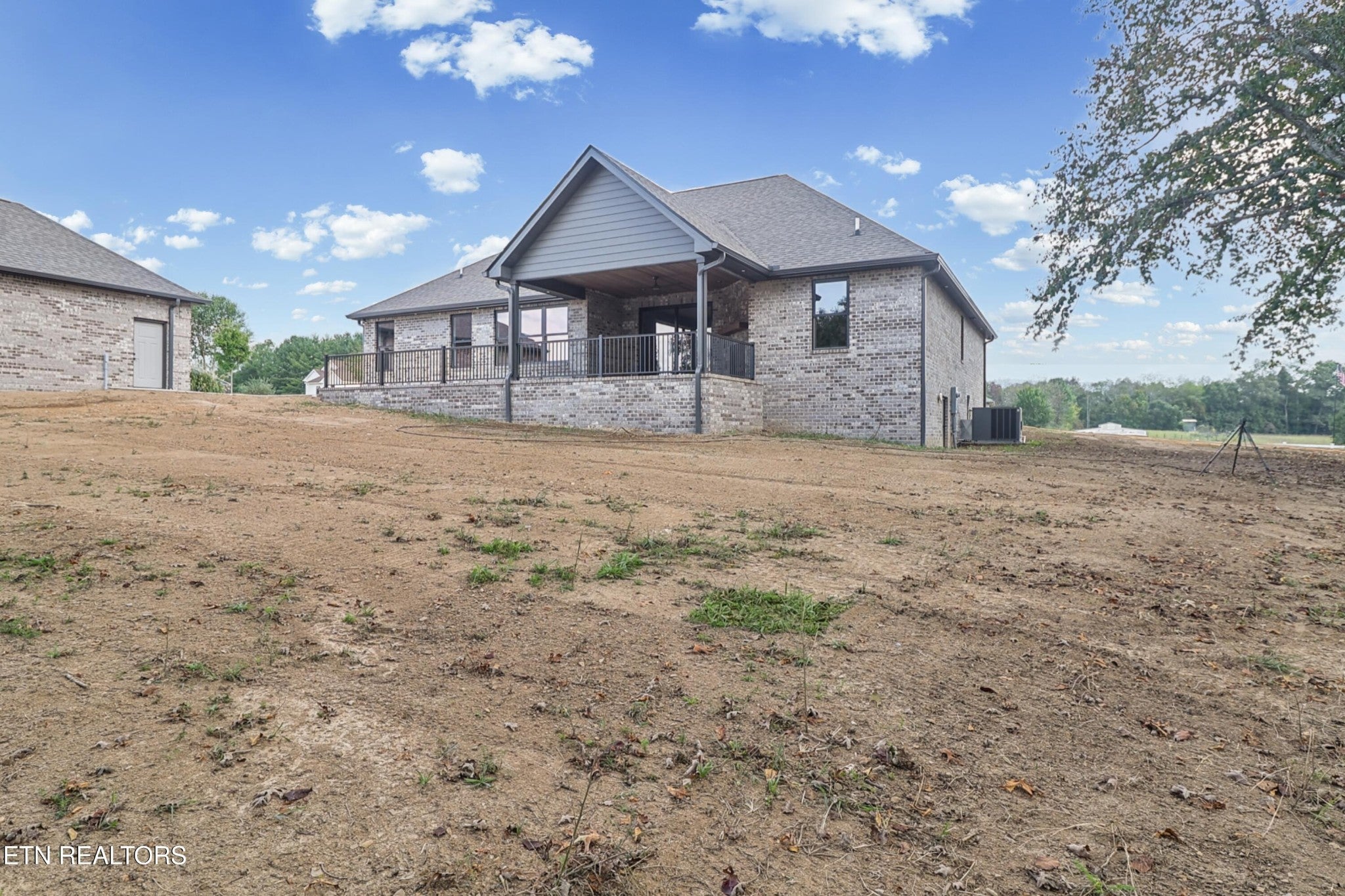 833 Keating Loop