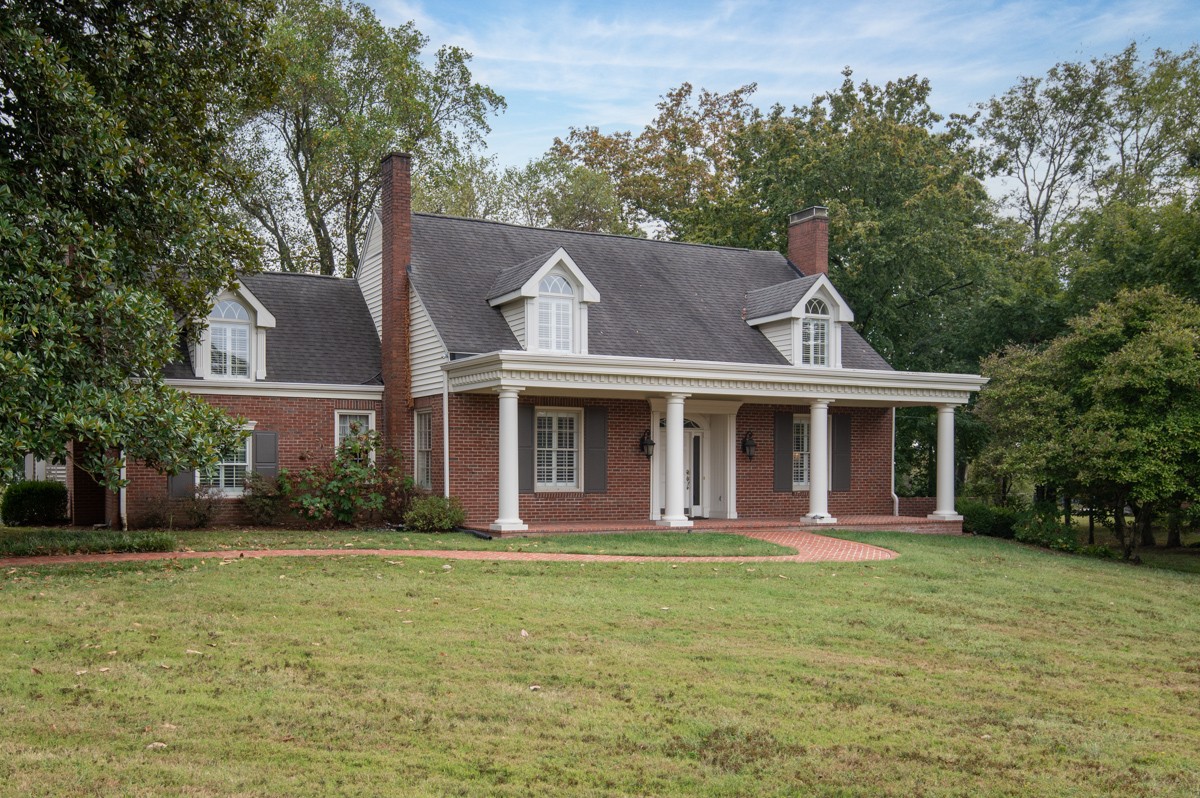 1201 Nashville Pike
