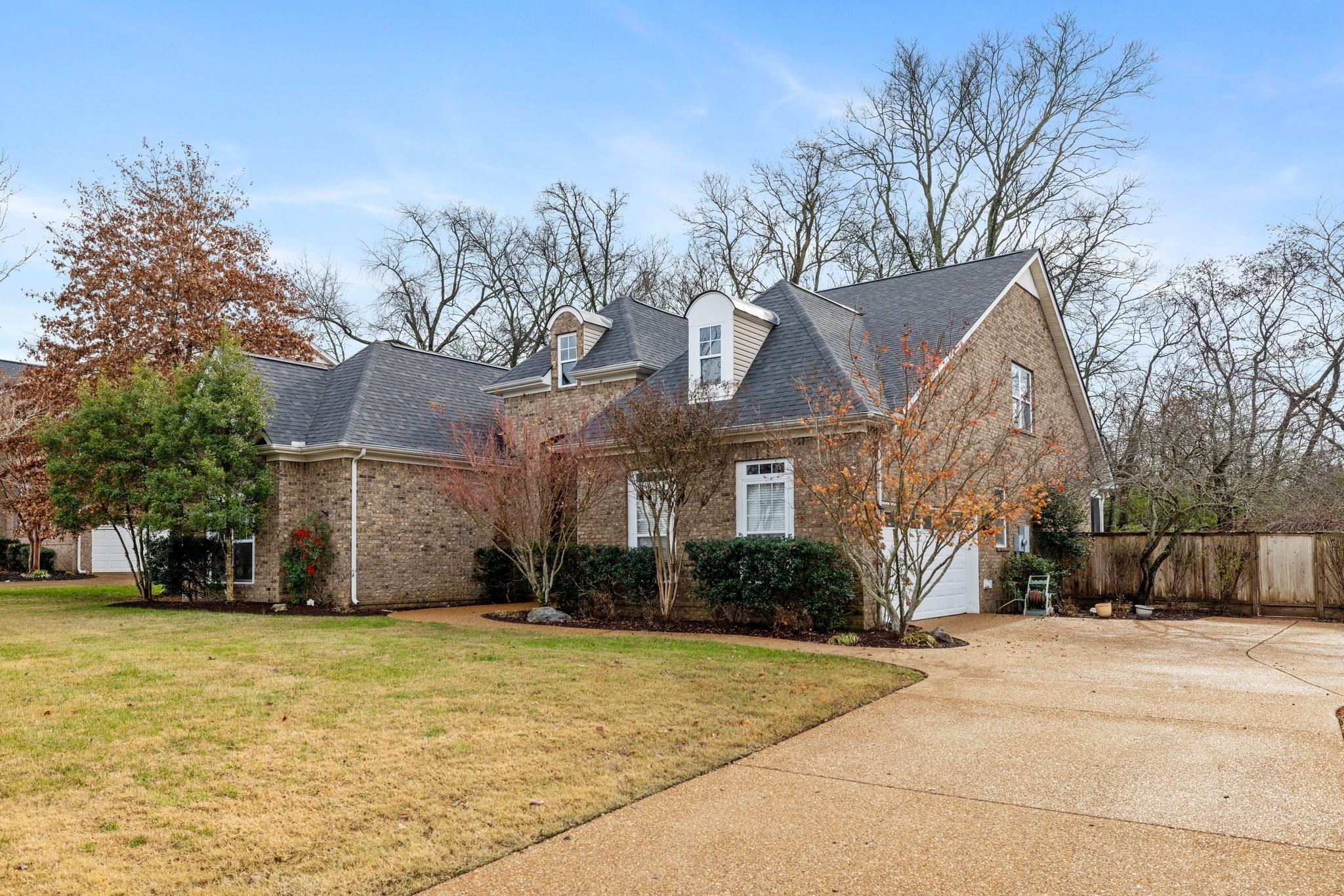 2016 Morton Dr