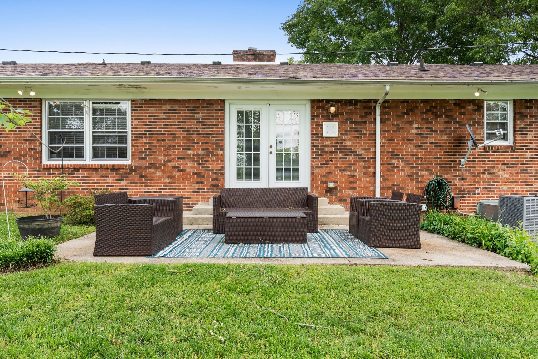 705 Dow Dr