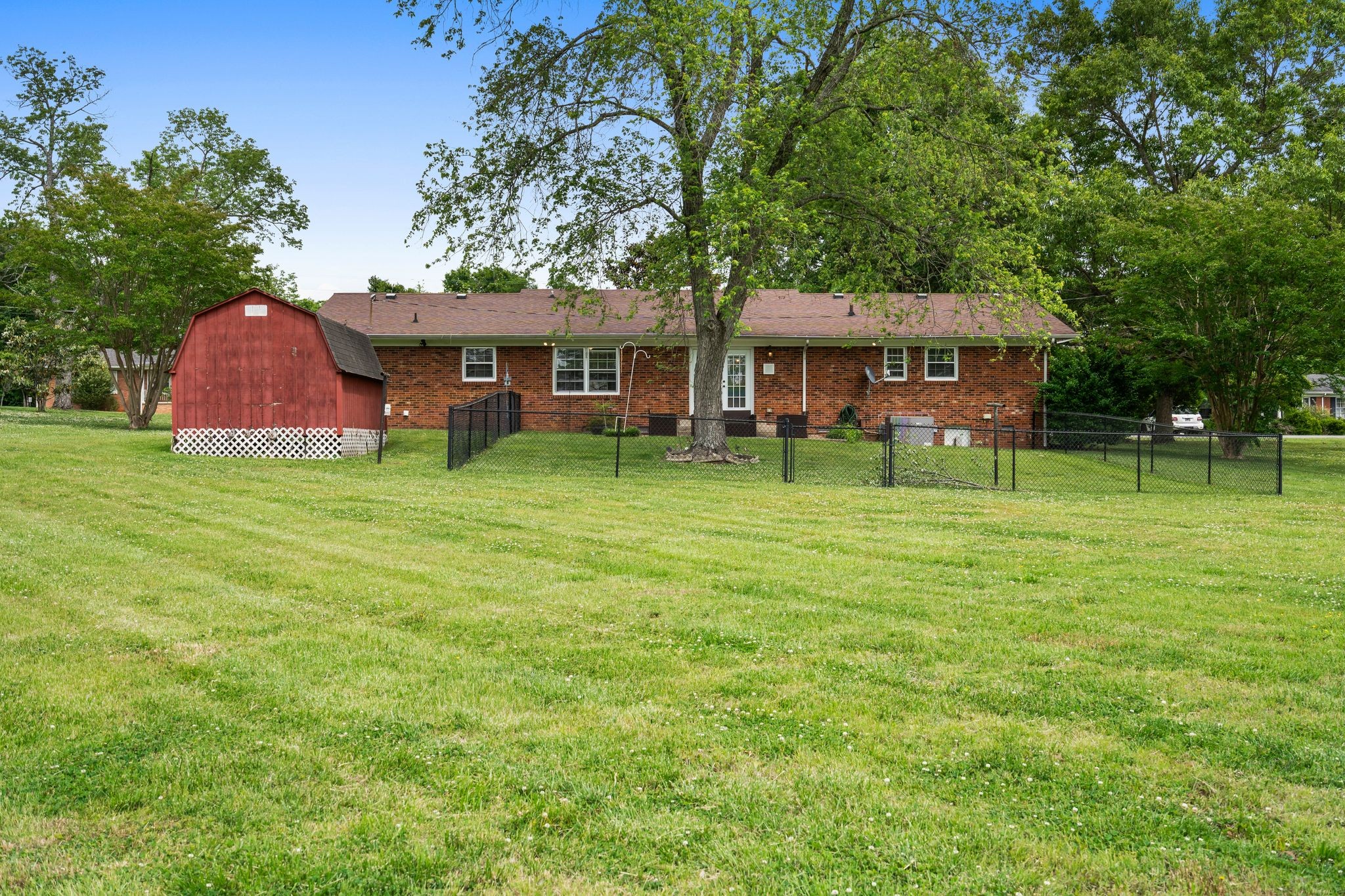705 Dow Dr