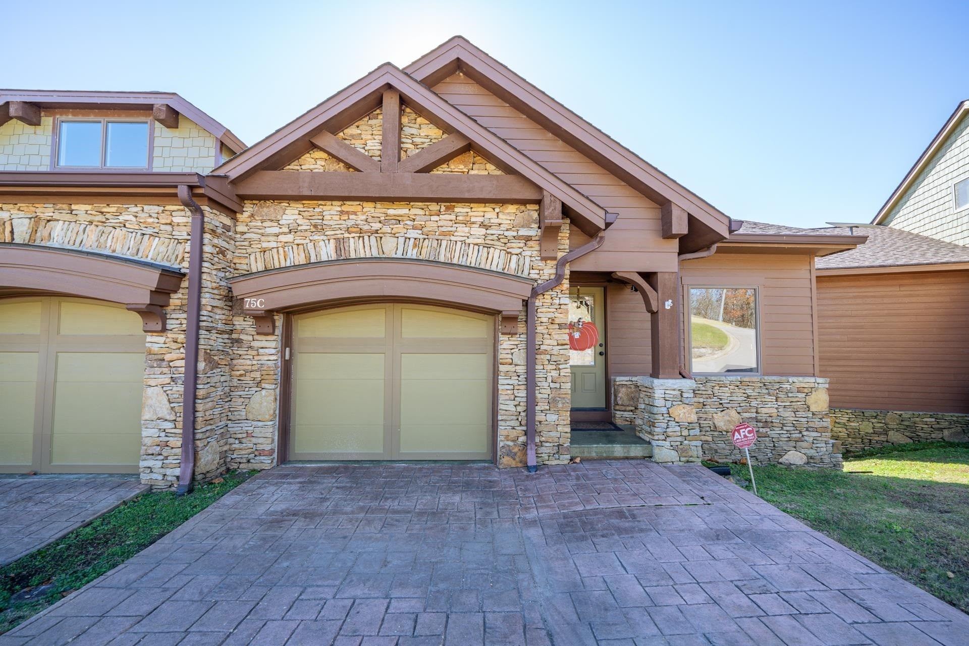 0 OASIS LN
