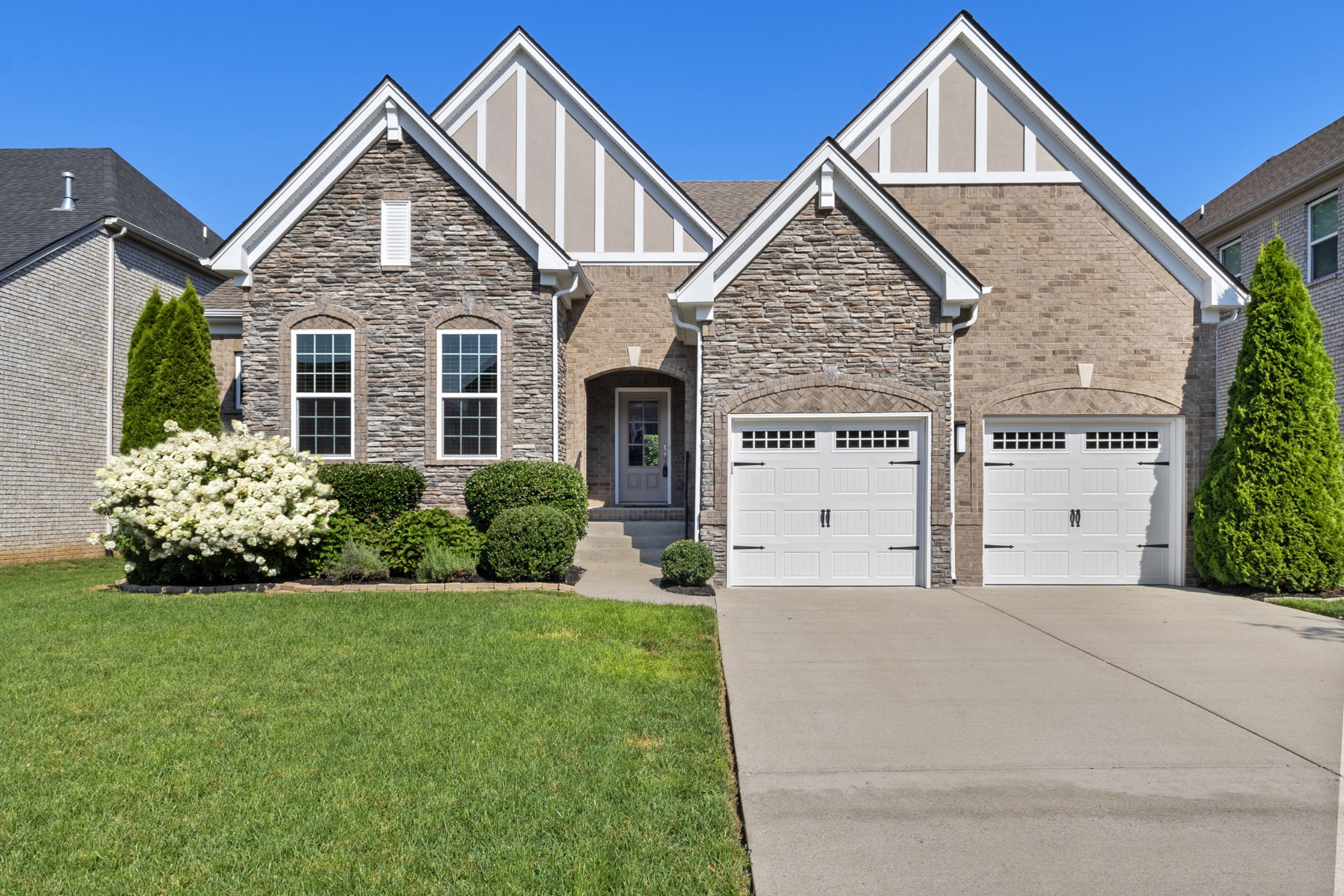 2030 Oliver Dr