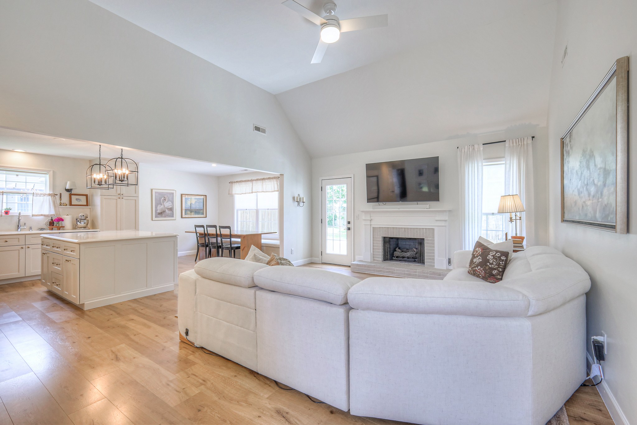 2808 Lafayette Dr
