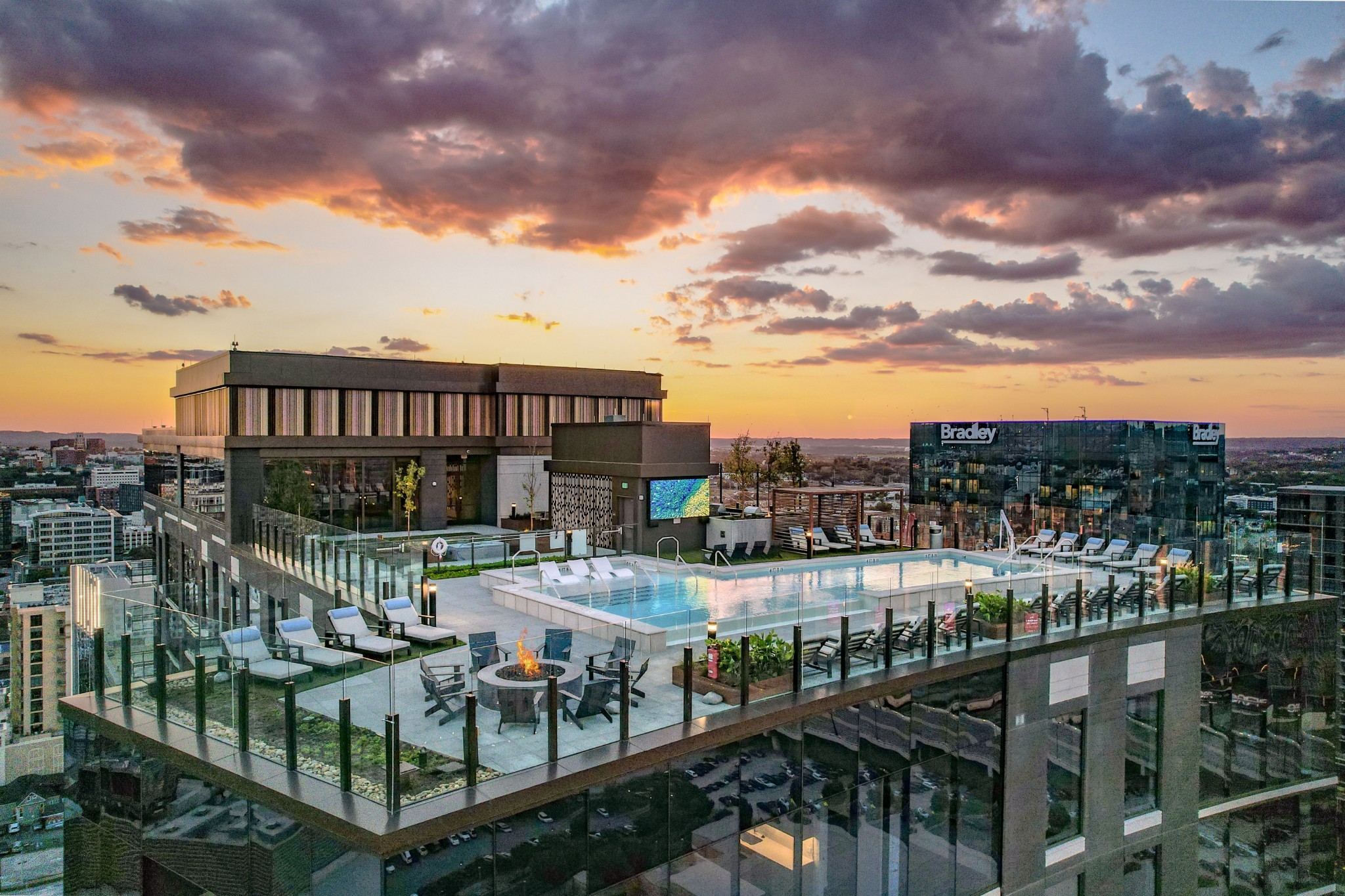 1212 Demonbreun St 909