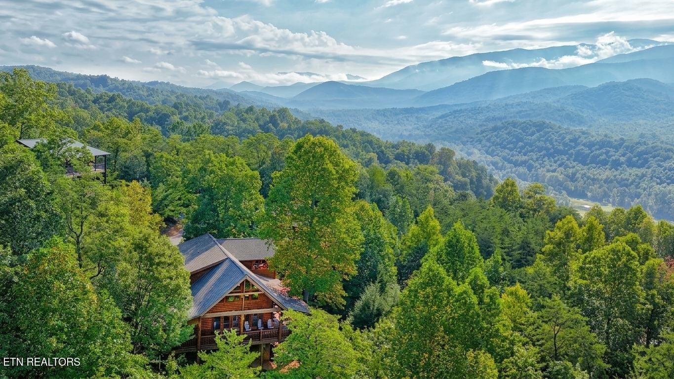 3620 Moonshine Way