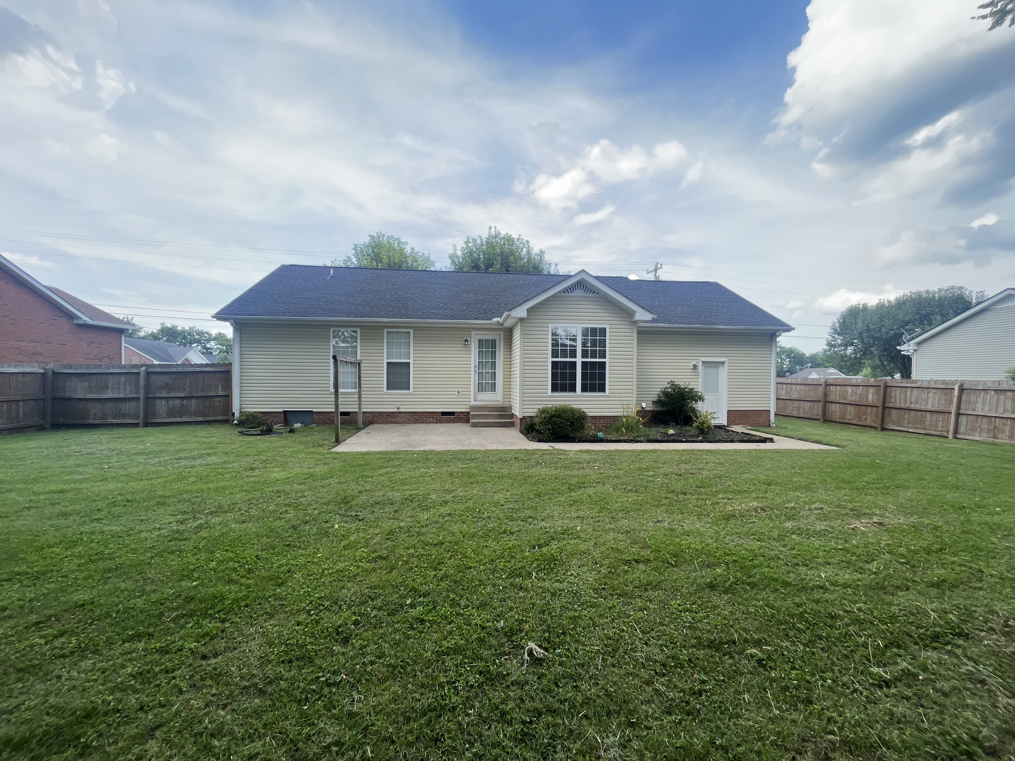 218 Stroud Dr