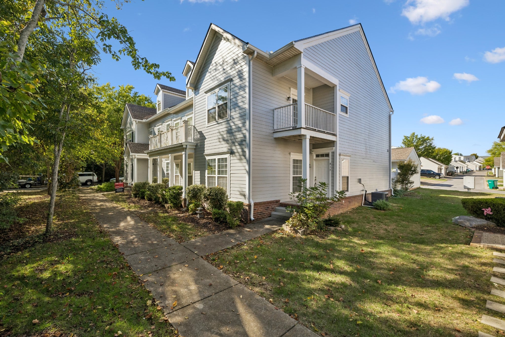 2-bed listing at 813 Hobbit Ln, Nashville