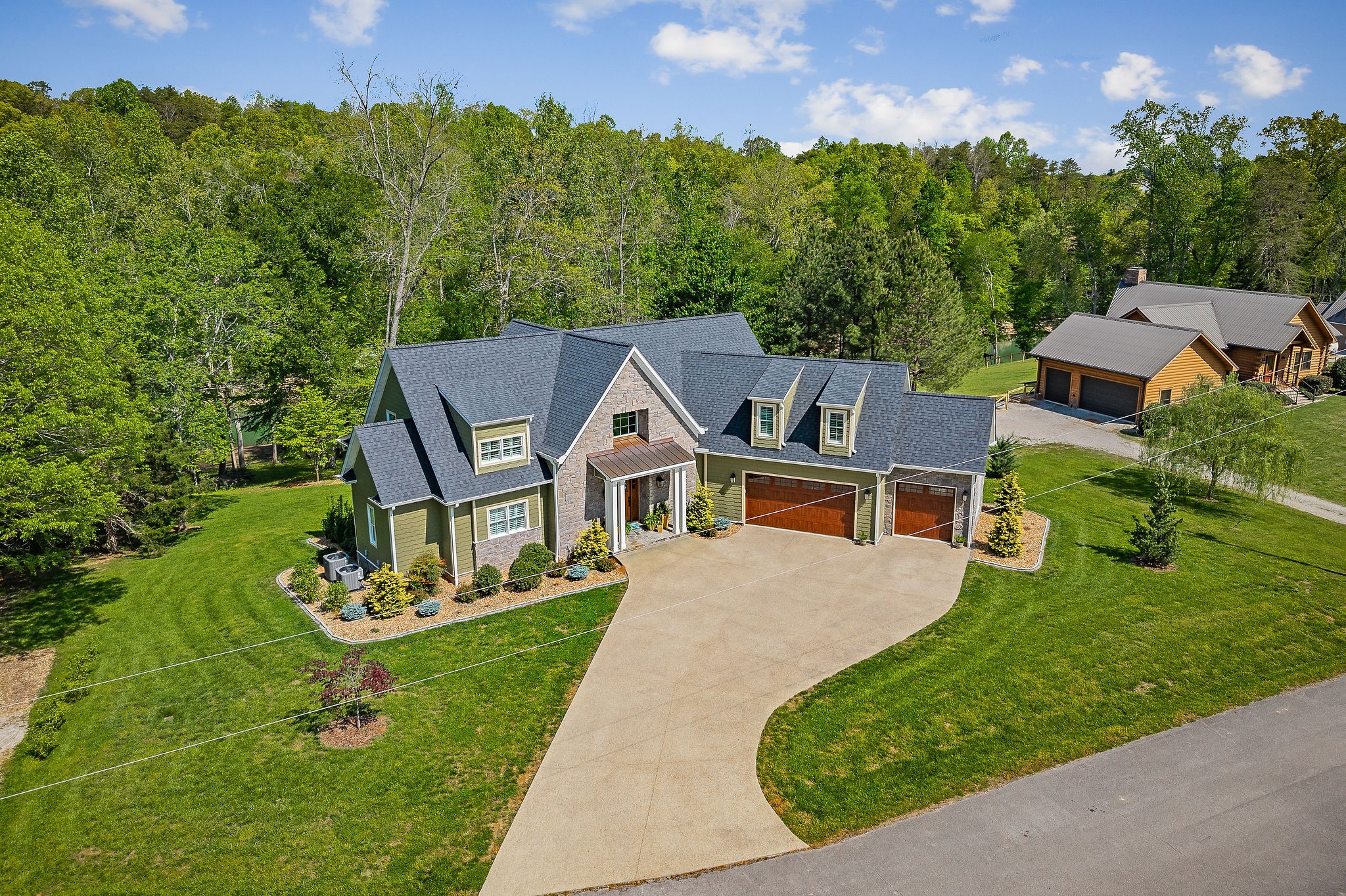 17 Admiral Ln
