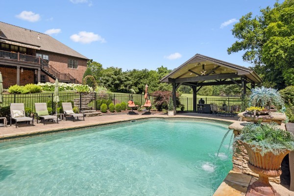 Thompsons Station, Tennessee 37179, United States, 4 Bedrooms Bedrooms, ,5 BathroomsBathrooms,Residential,Active,242