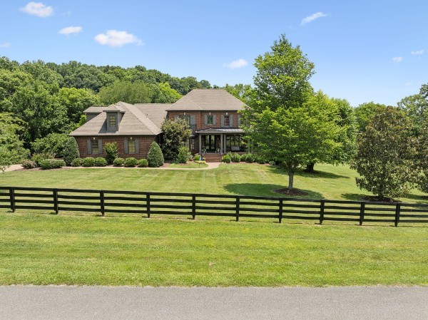 Thompsons Station, Tennessee 37179, United States, 4 Bedrooms Bedrooms, ,5 BathroomsBathrooms,Residential,Active,242