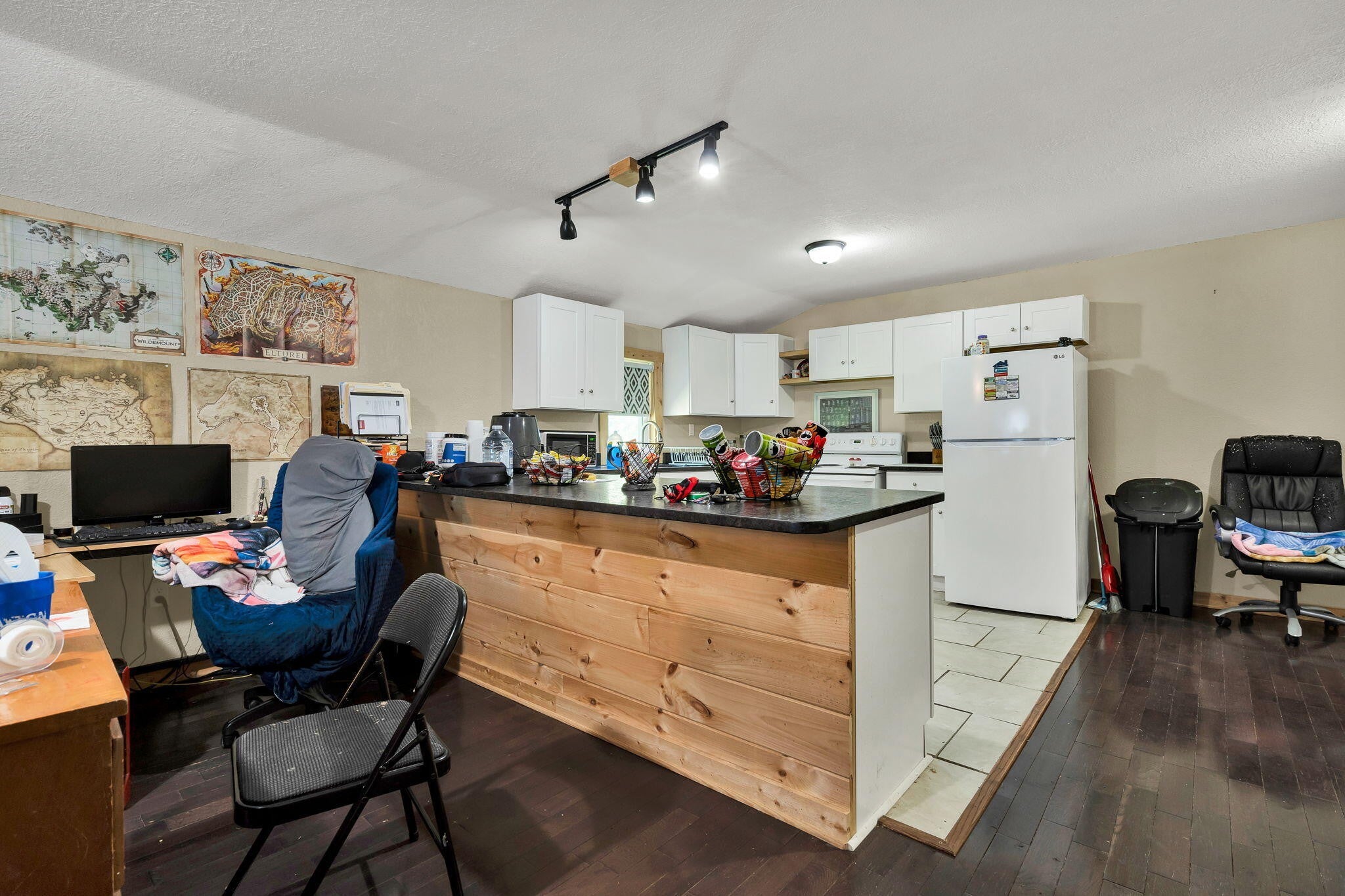 114 Chapel Ave