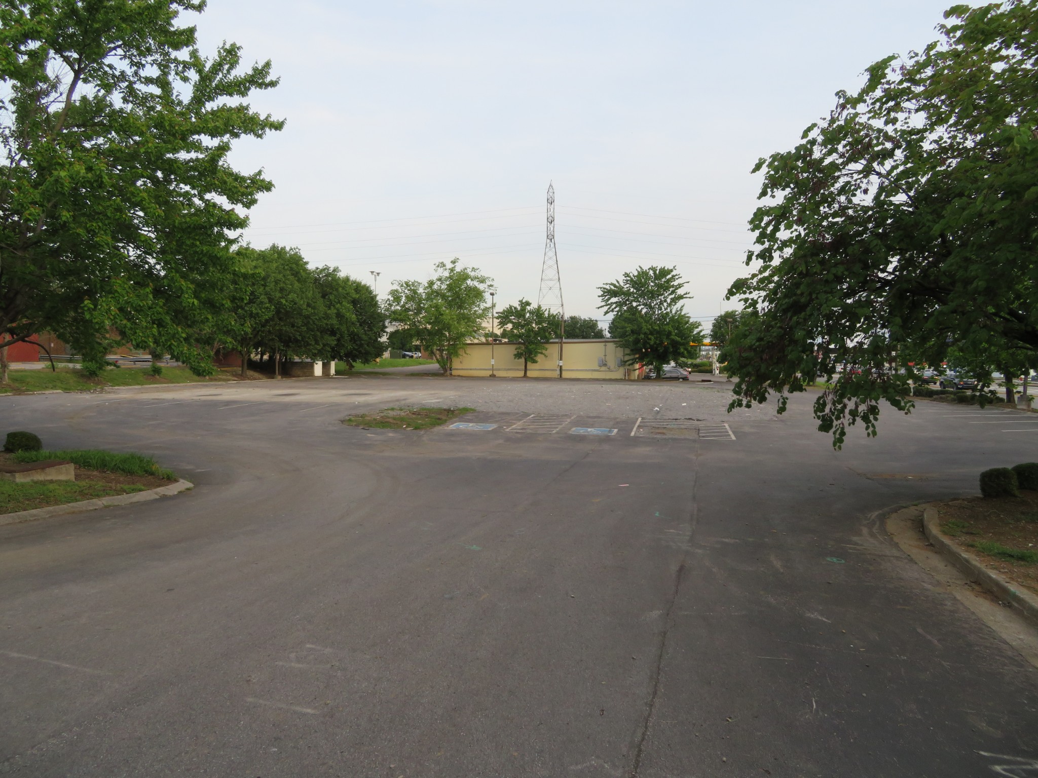 708 Rivergate Pkwy