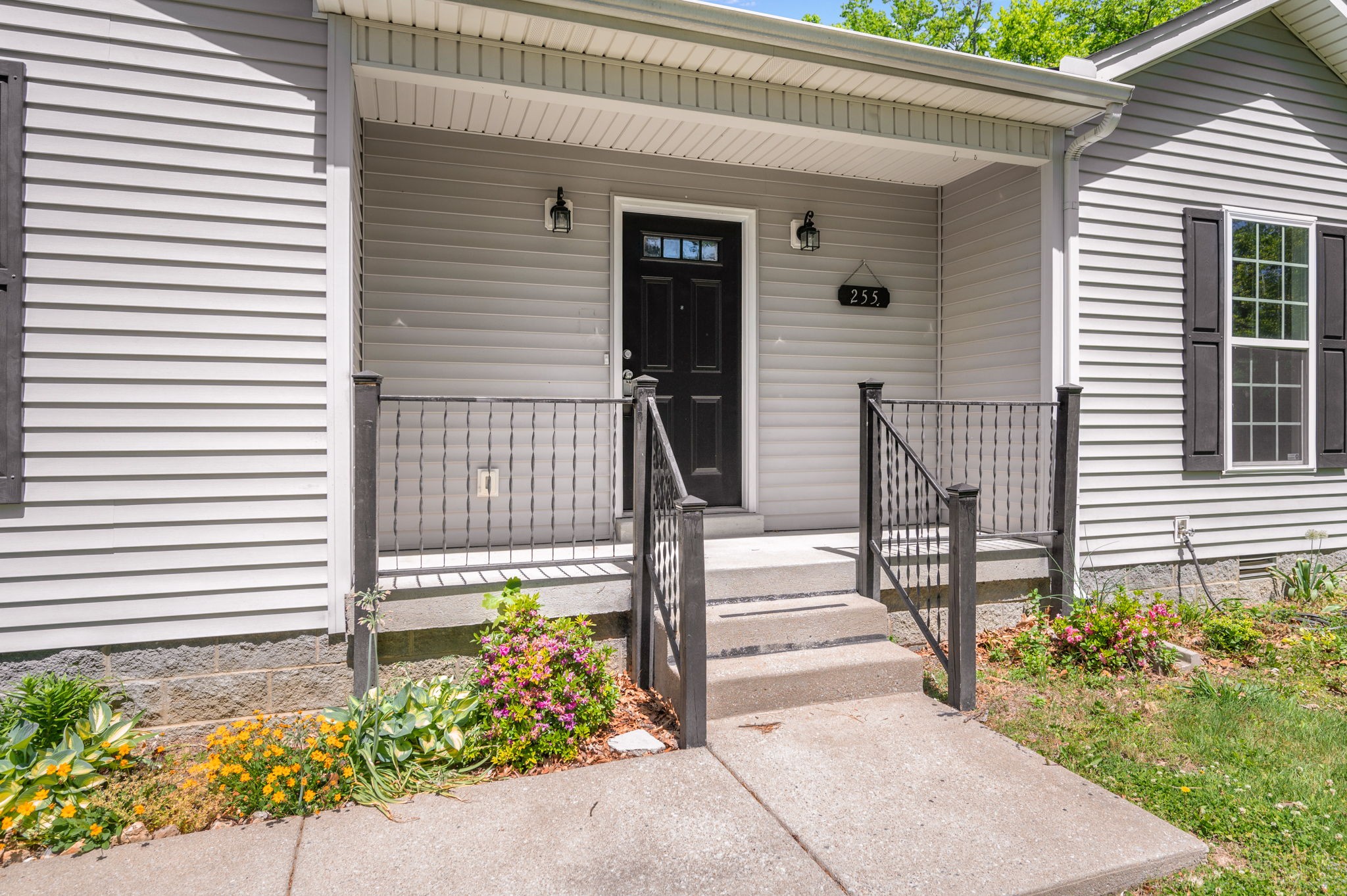 255 Walnut St