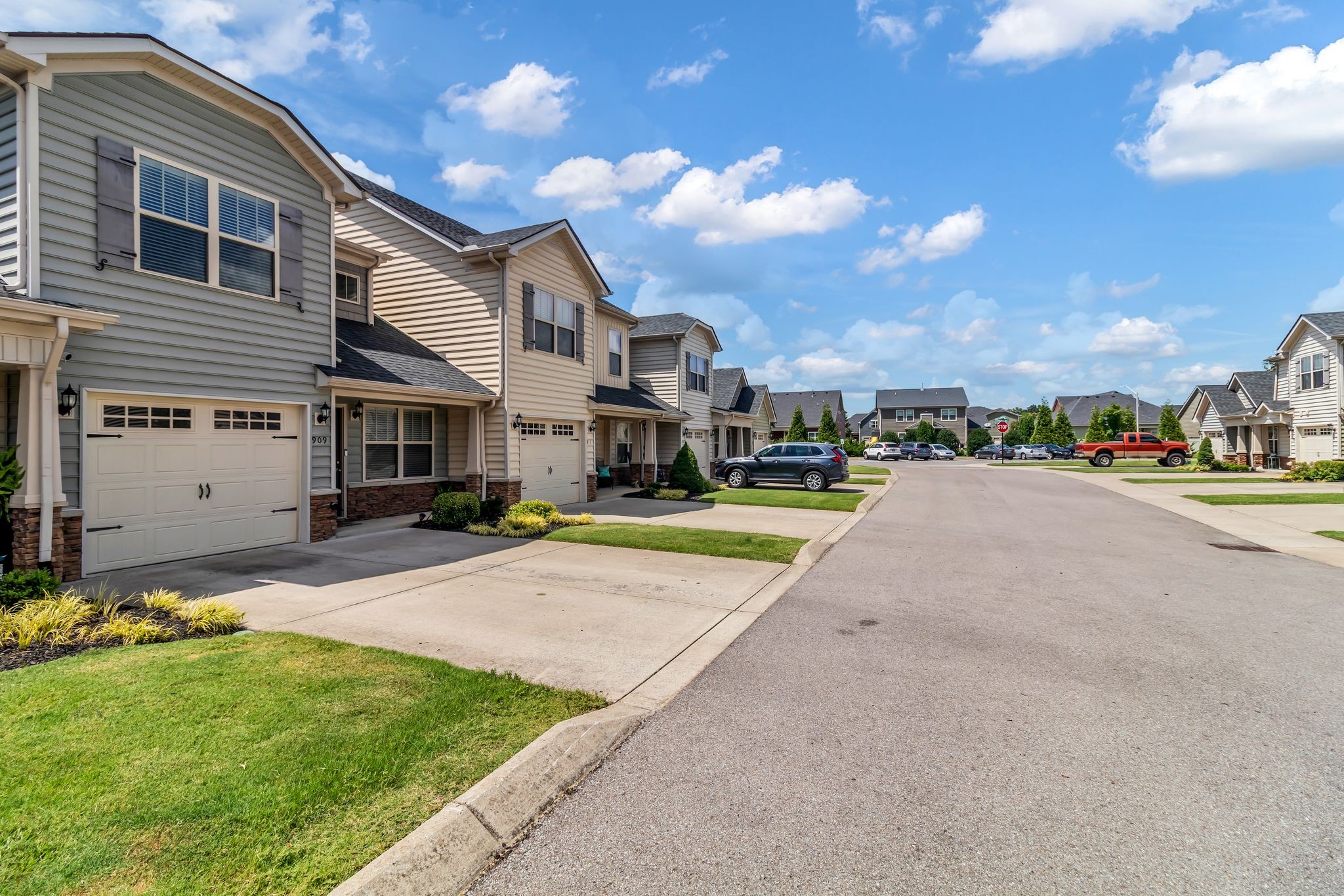 909 Granville Dr