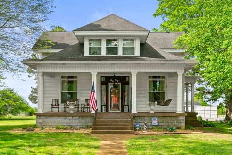 1217 E Church St Orlinda TN 37141
