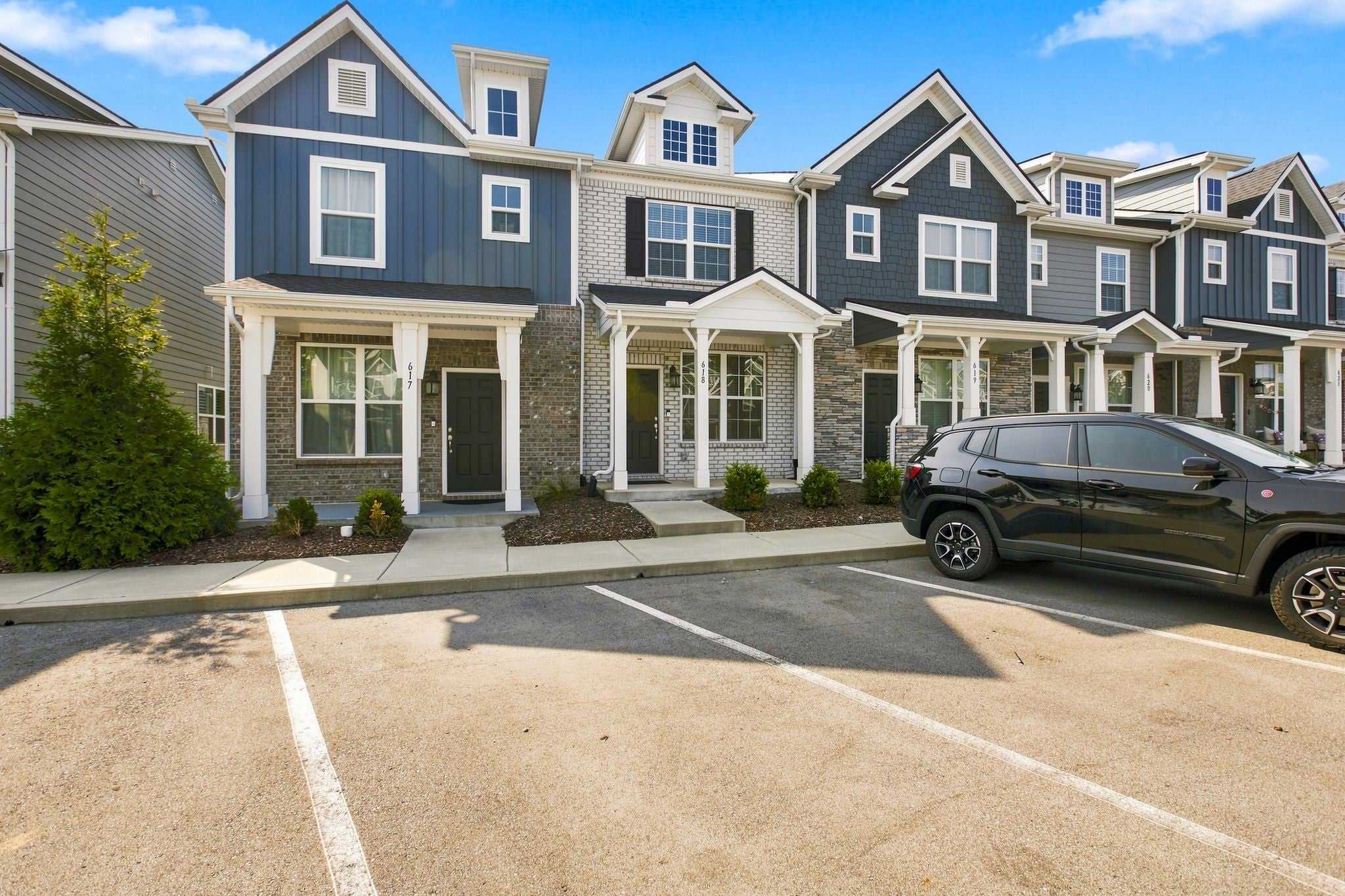 2.0-bed rental at 615 Old Hickory Boulevard 618