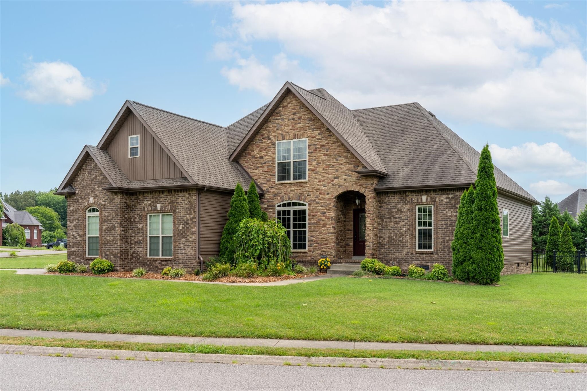 1053 Willow Cir