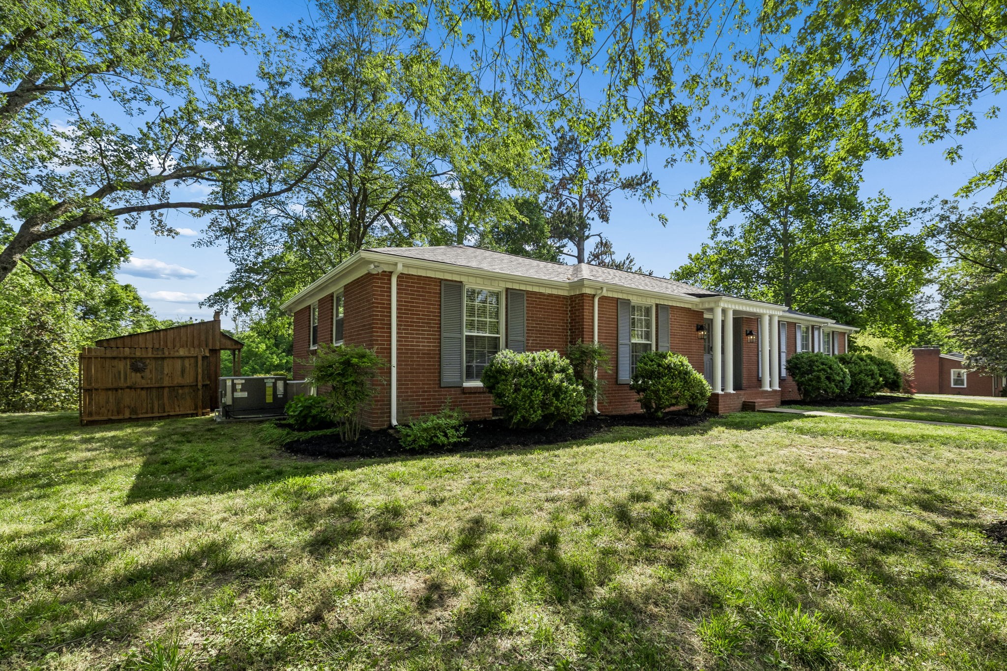 599 Harpeth Pkwy E