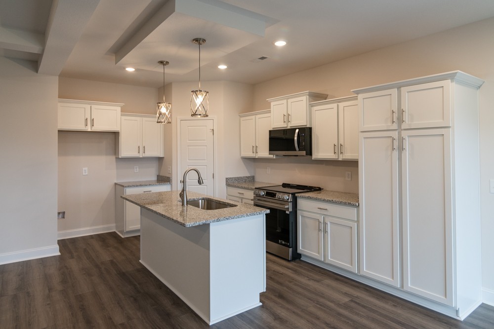 1590 Hidden Creek Trail